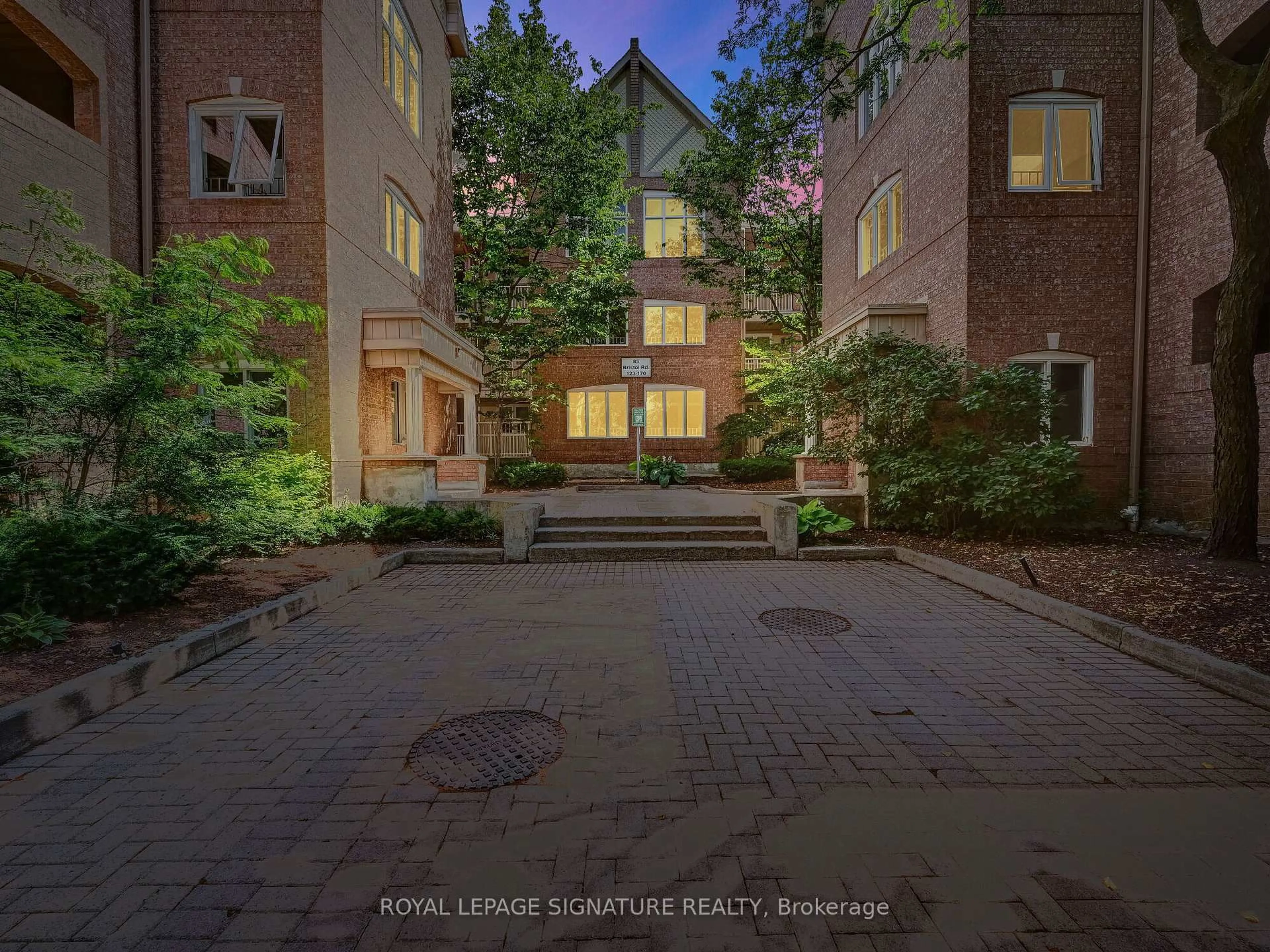 Unknown for 85 Bristol Rd #124, Mississauga Ontario L4Z 3P3