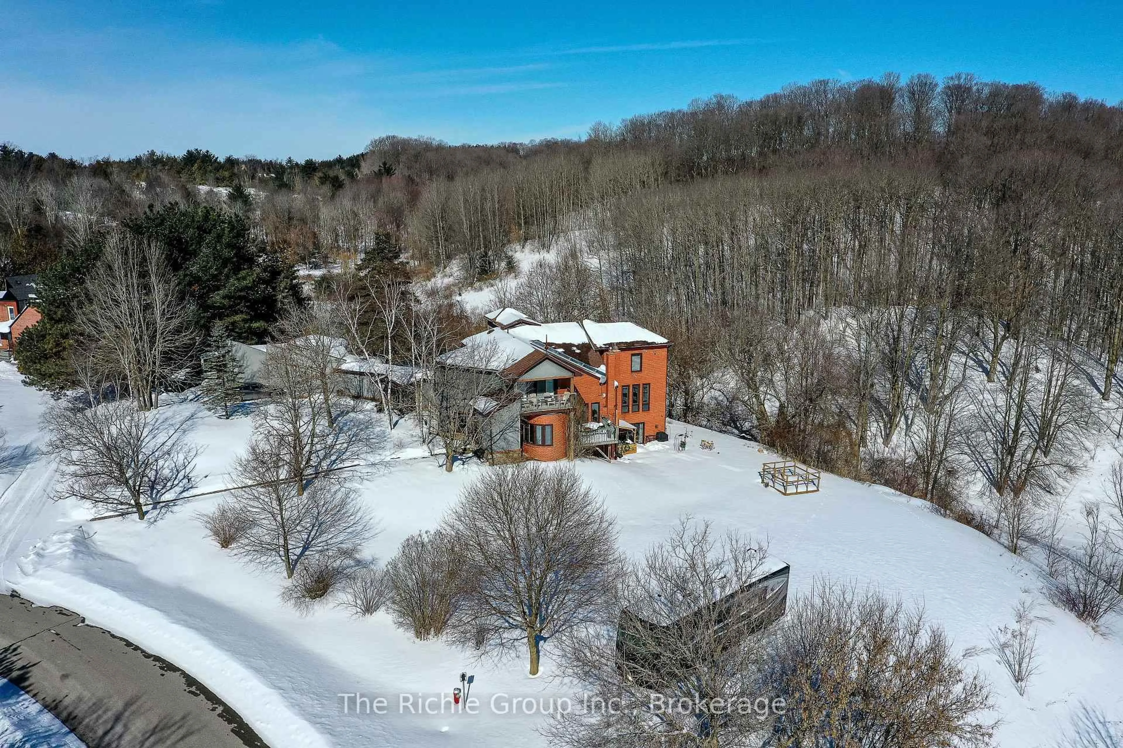 A pic from outside/outdoor area/front of a property/back of a property/a pic from drone, unknown for 21 Bartley Dr, Caledon Ontario L7E 0N1