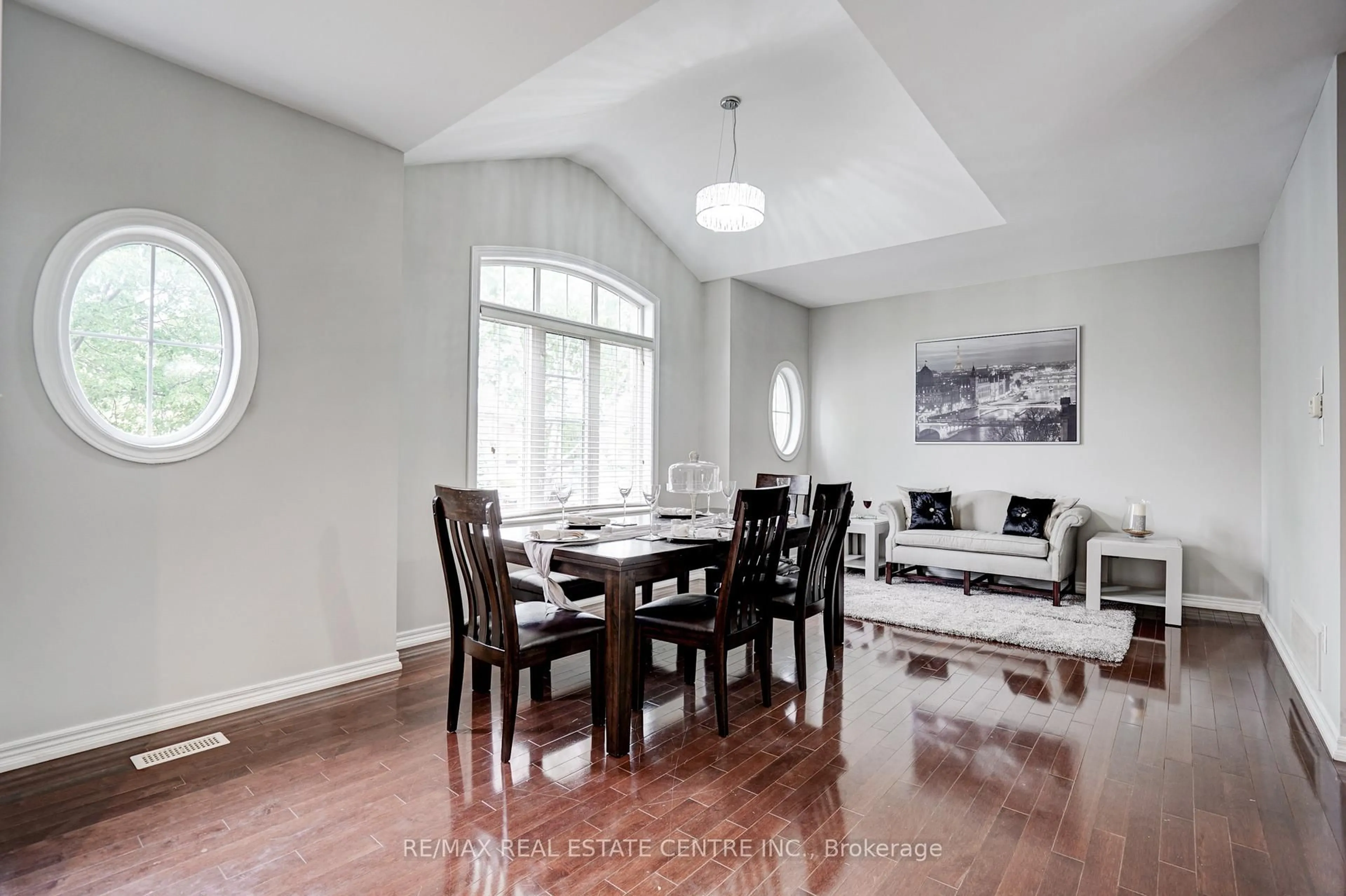 Dining room, wood/laminate floor for 148 Bonistel Cres, Brampton Ontario L7A 3H1