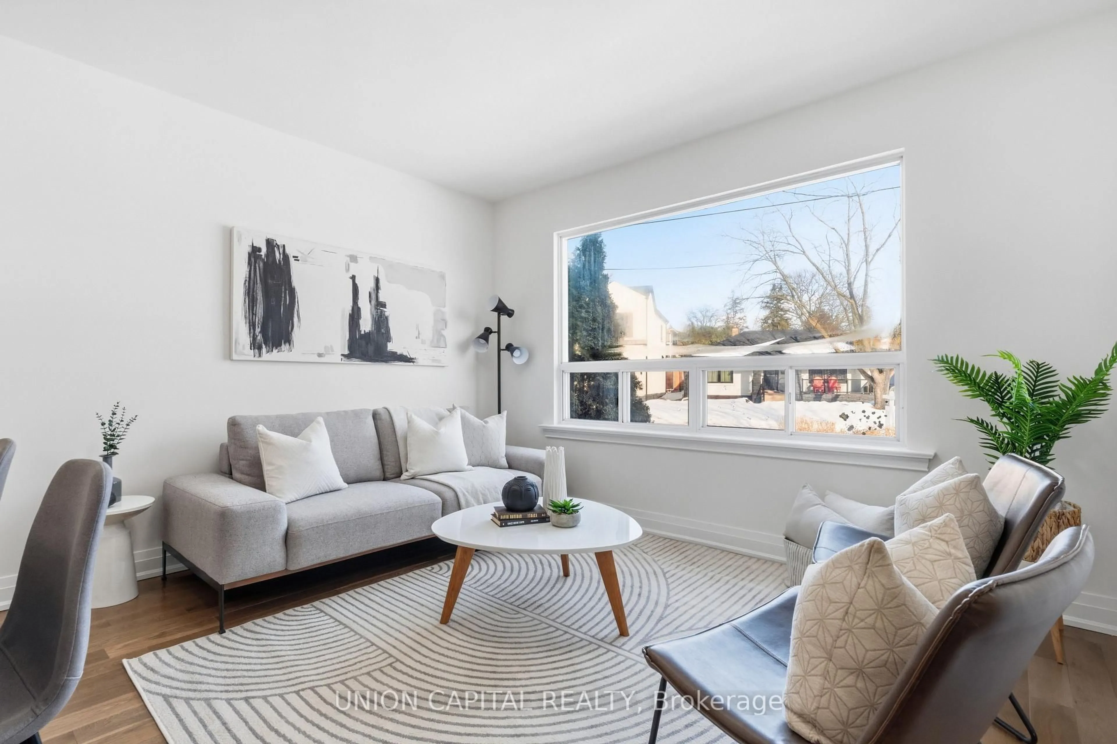 Living room with furniture, unknown for 22 Chappel Hill Rd, Toronto Ontario M3M 1M2