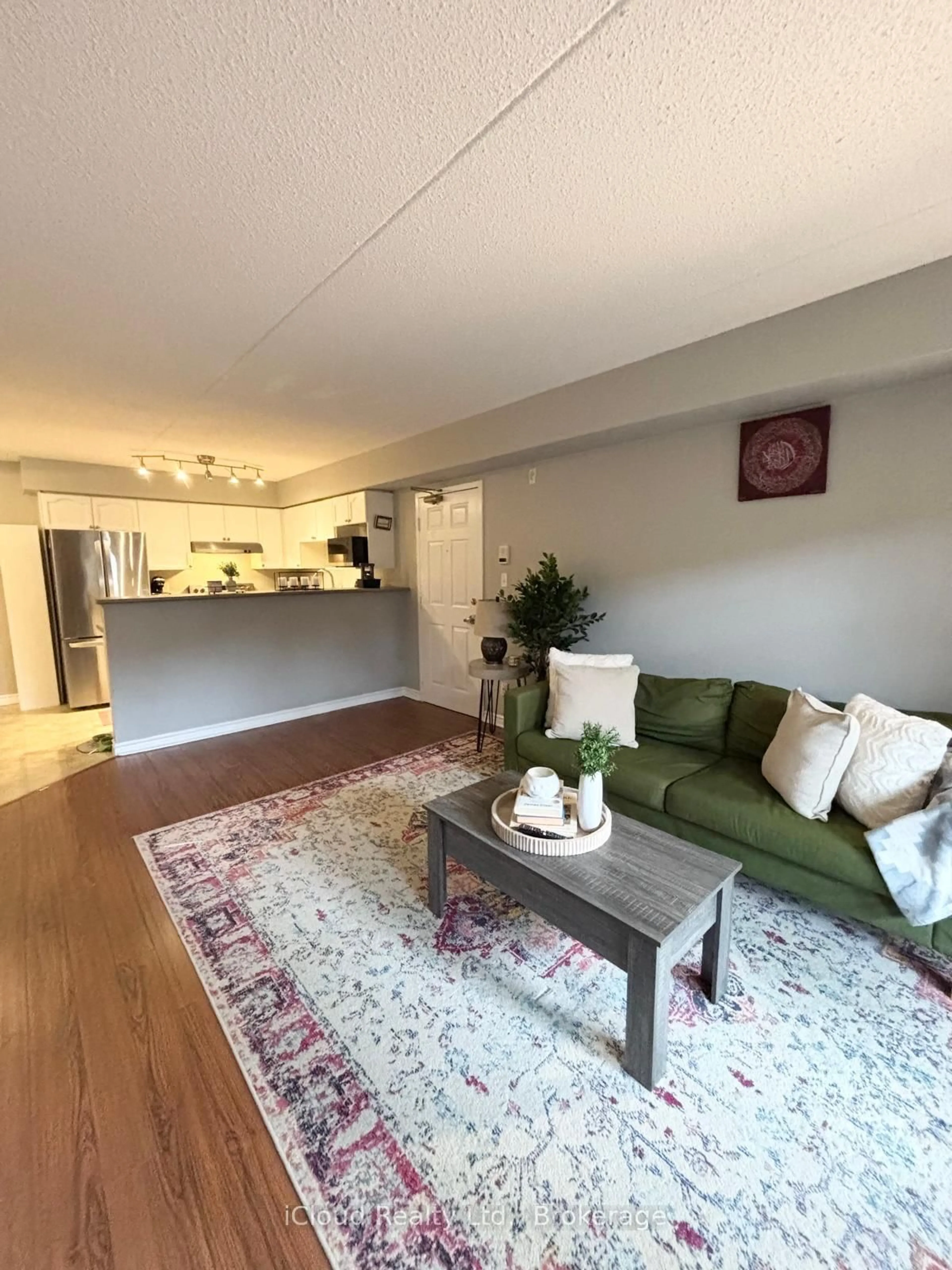 Living room with furniture, unknown for 1470 Bishops Gate #104, Oakville Ontario L6M 4N2