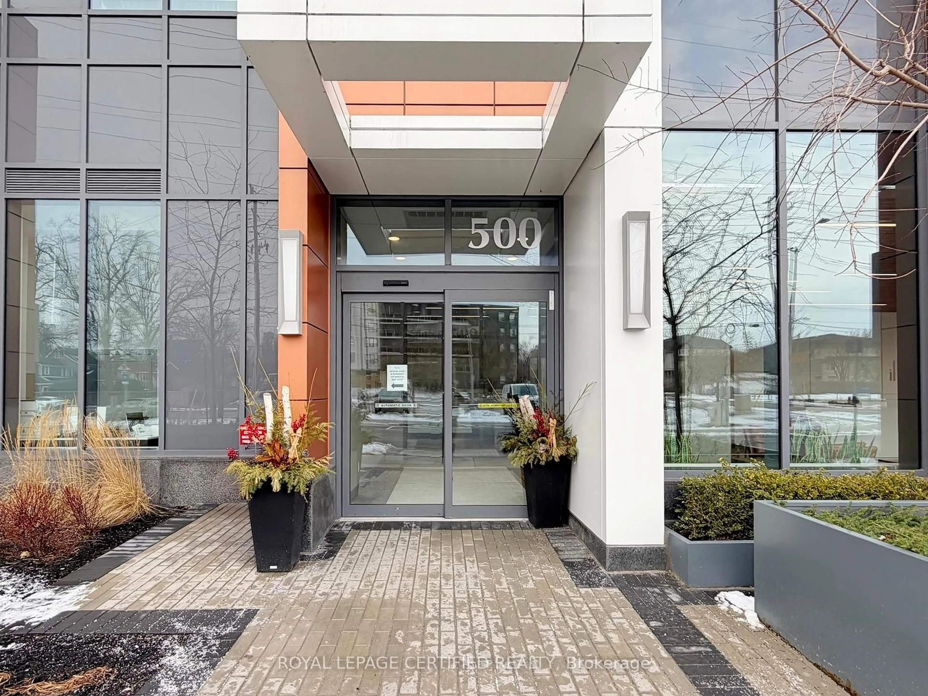 Indoor foyer for 500 Brock Ave #604, Burlington Ontario L7S 0A5