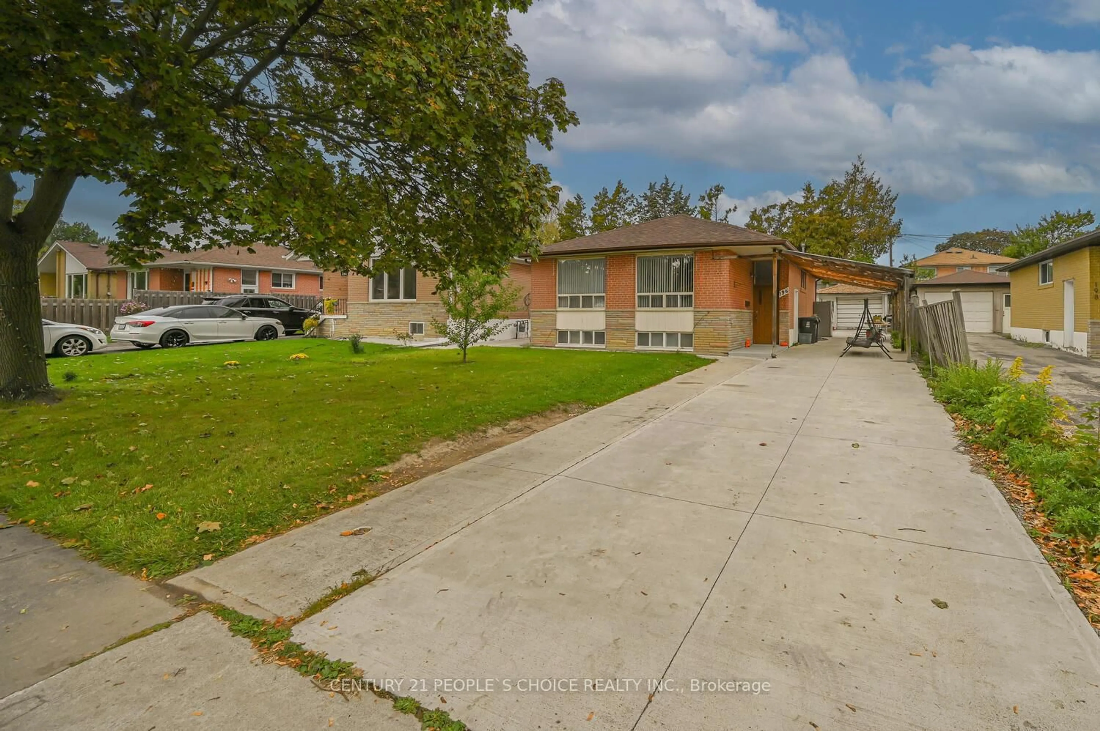 A pic from outside/outdoor area/front of a property/back of a property/a pic from drone, street for 196 Taysham Cres, Toronto Ontario M9V 1X7