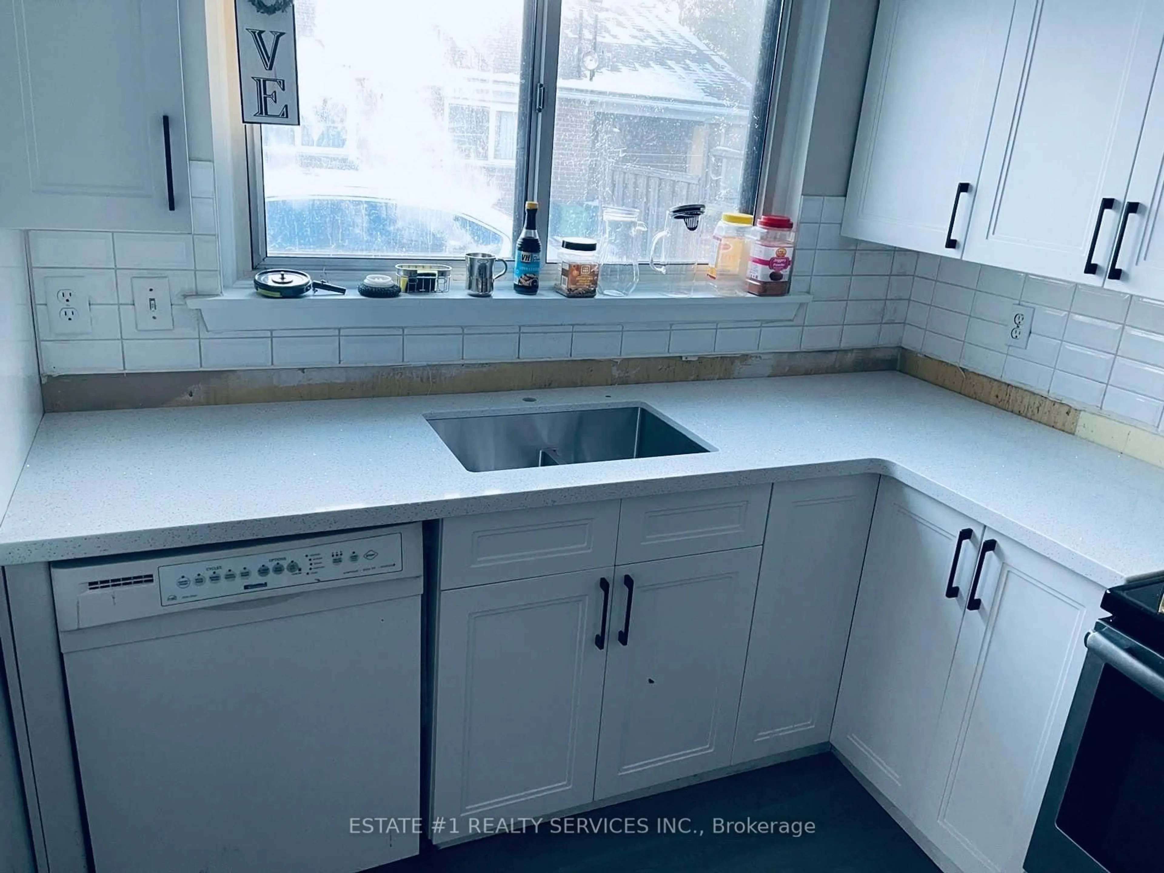 Unknown for 116 Addington Cres, Brampton Ontario L6T 2R5