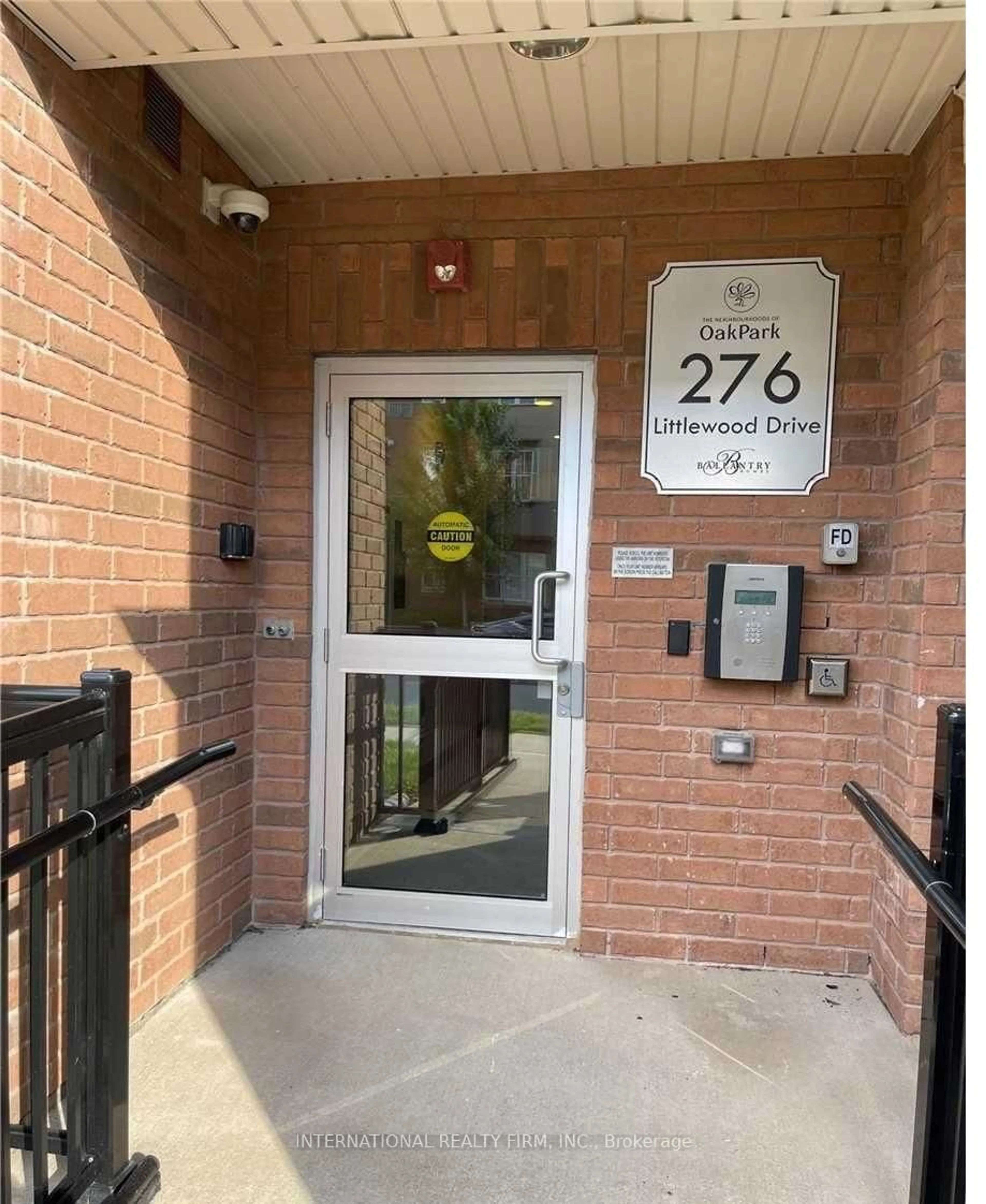 Indoor foyer for 276 Littlewood Dr #205, Oakville Ontario L6H 7K1