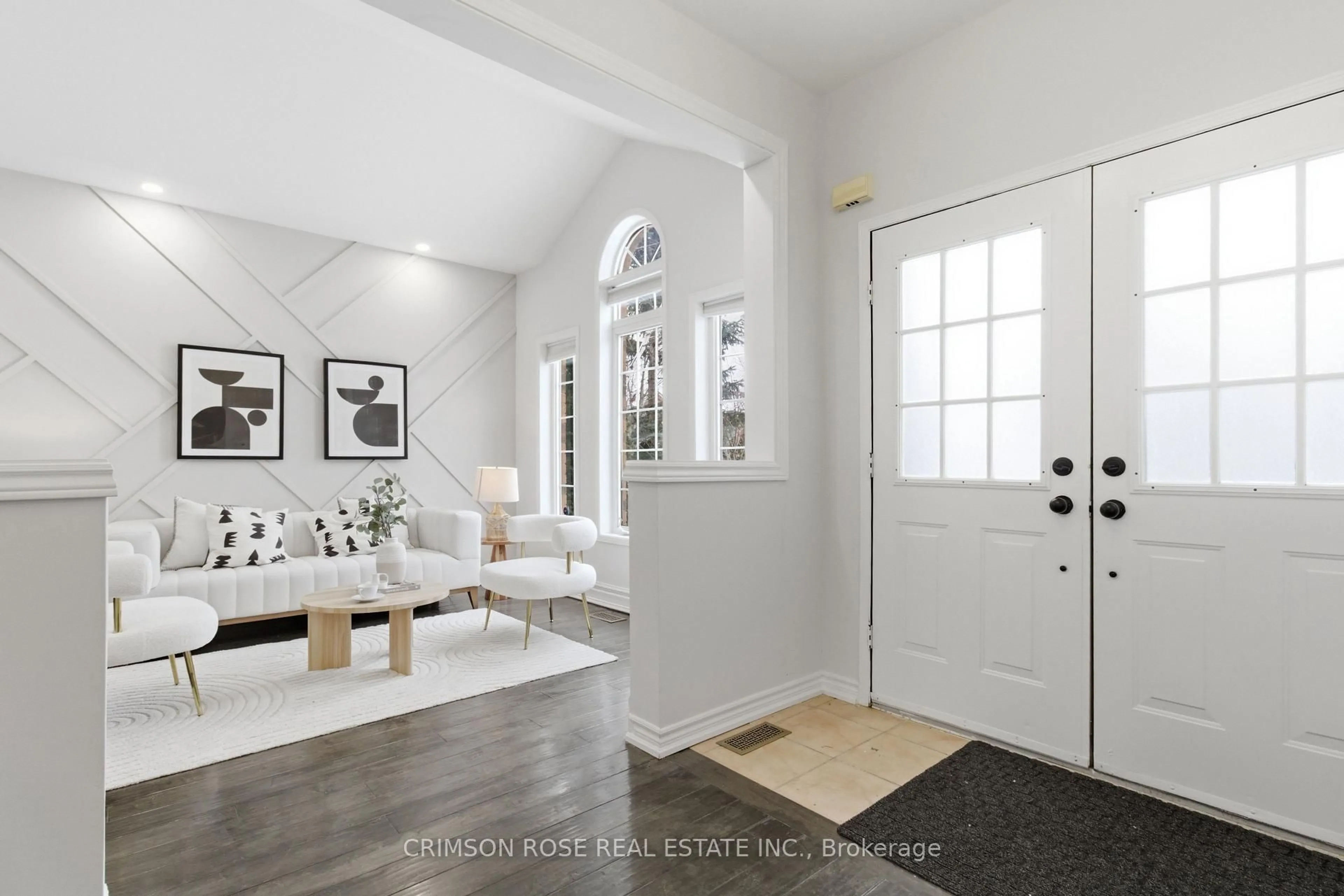 Indoor entryway for 2355 Woodridge Way, Oakville Ontario L6H 6S3