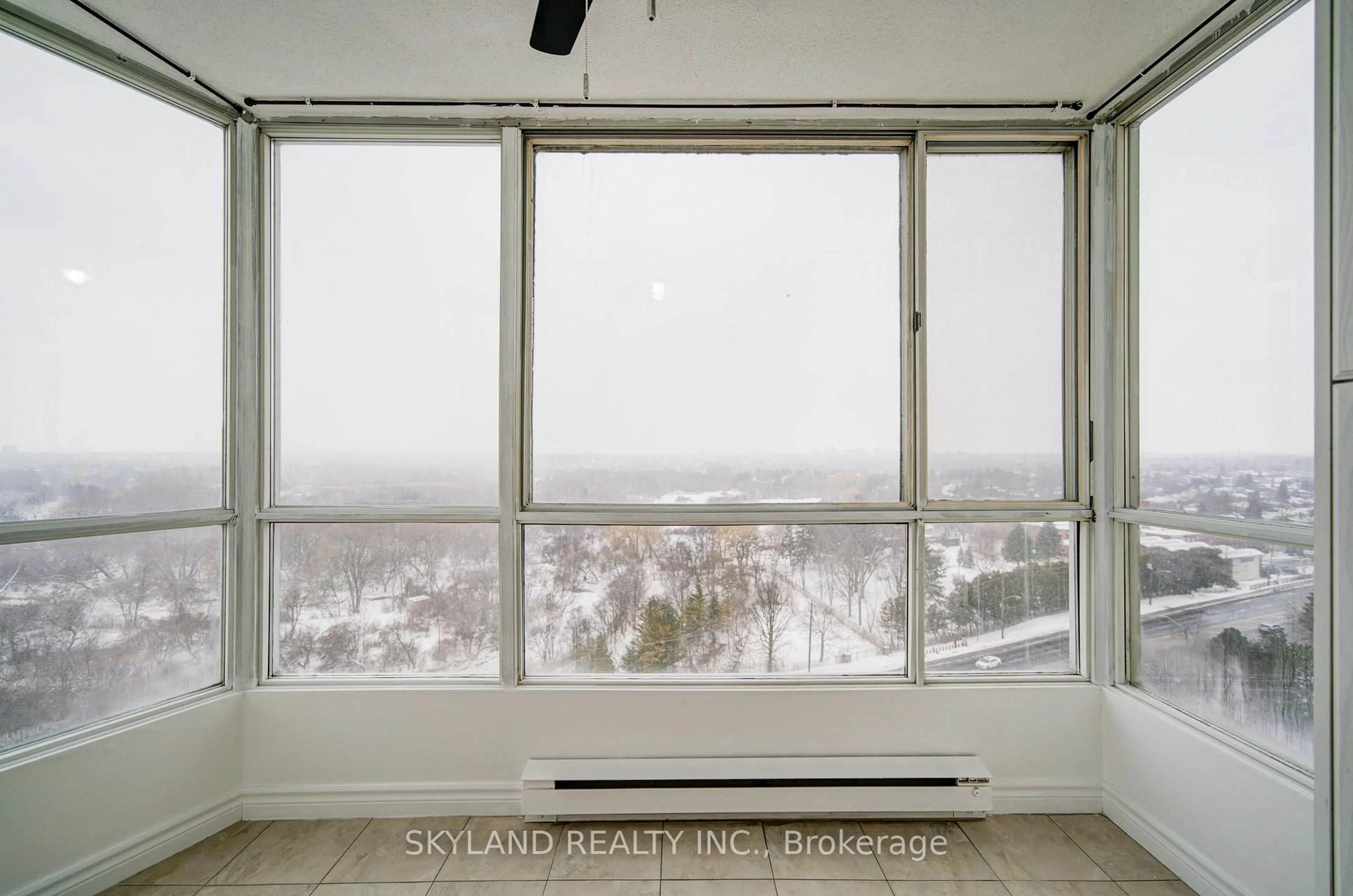 A pic of a room for 3077 Weston Rd #1609, Toronto Ontario M9M 3A1