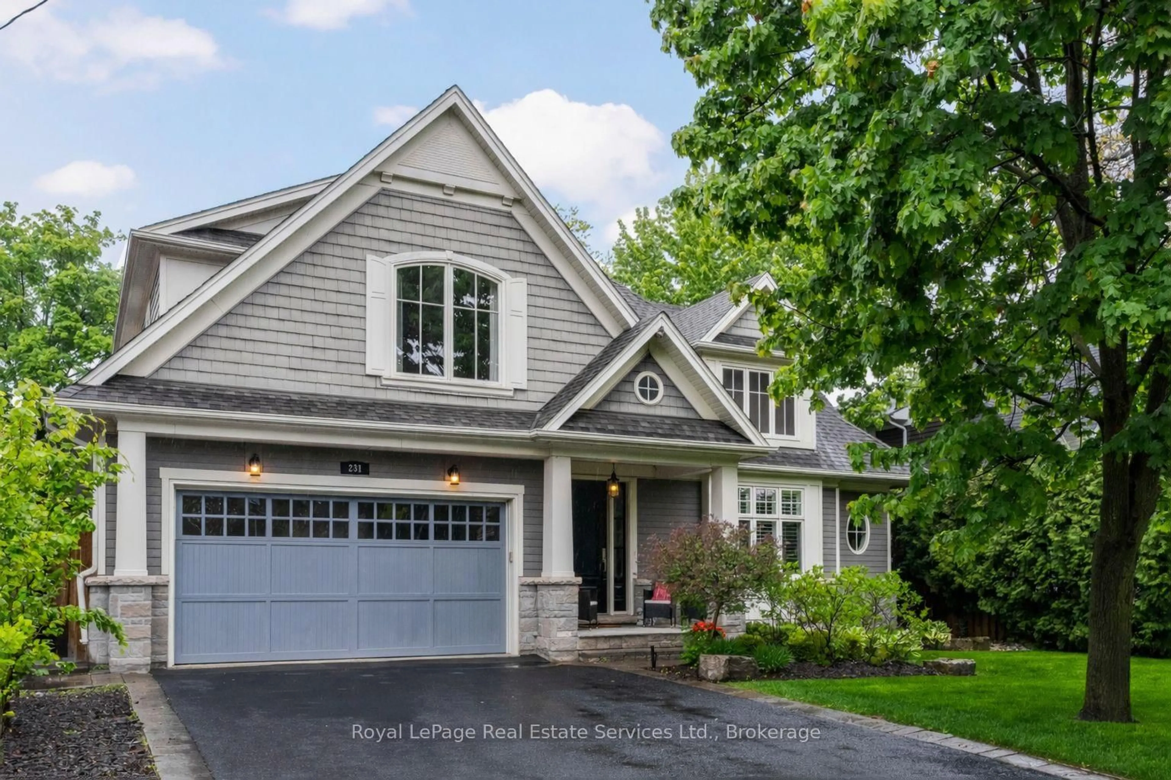 Home with vinyl exterior material, street for 231 Cherryhill Rd, Oakville Ontario L6L 3E3