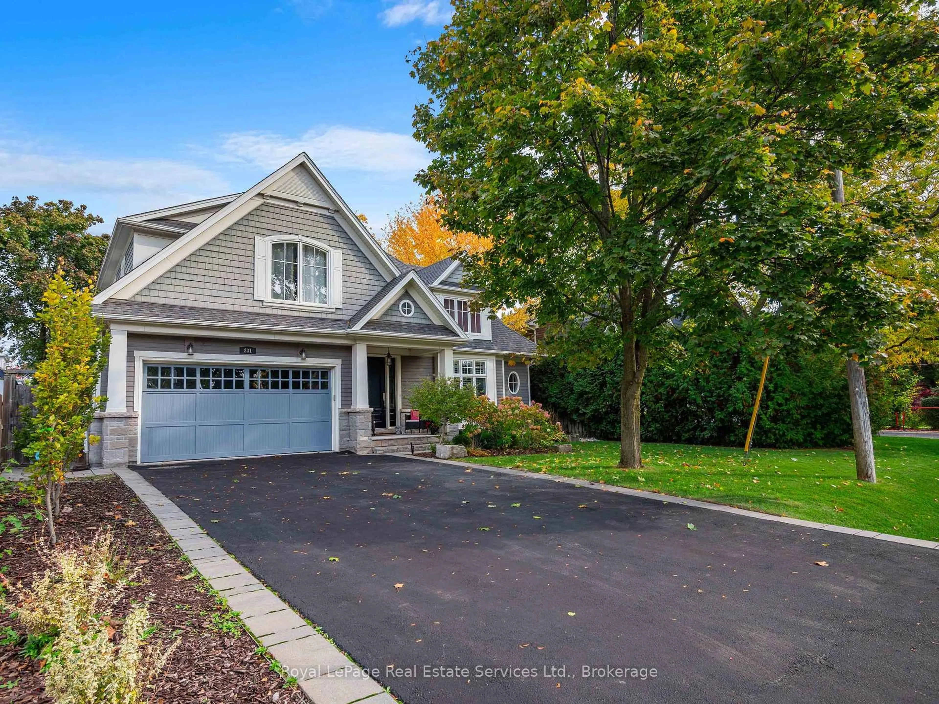 Home with vinyl exterior material, street for 231 Cherryhill Rd, Oakville Ontario L6L 3E3