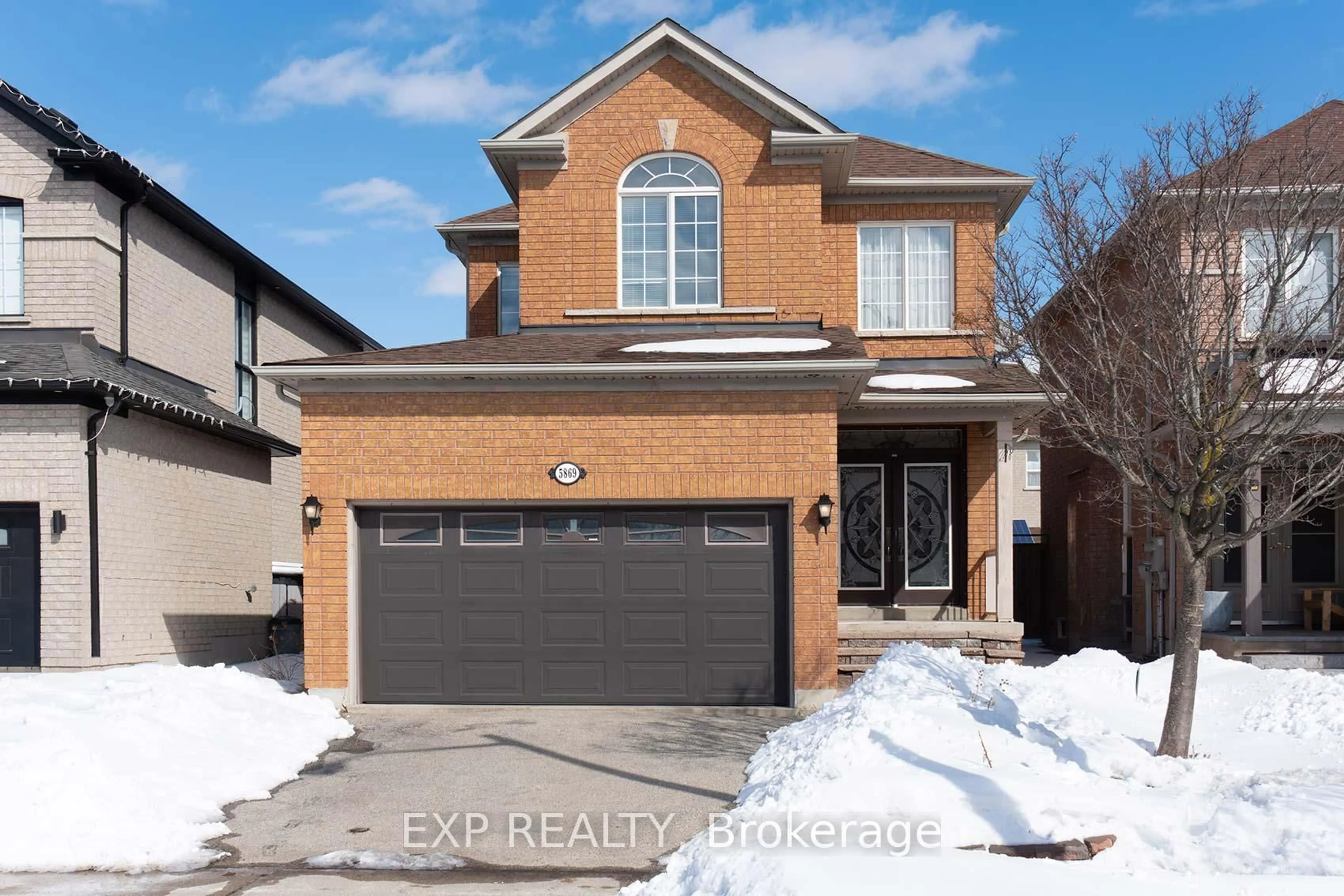 Home with brick exterior material, street for 5869 Yachtsman Cross, Mississauga Ontario L5M 6P1