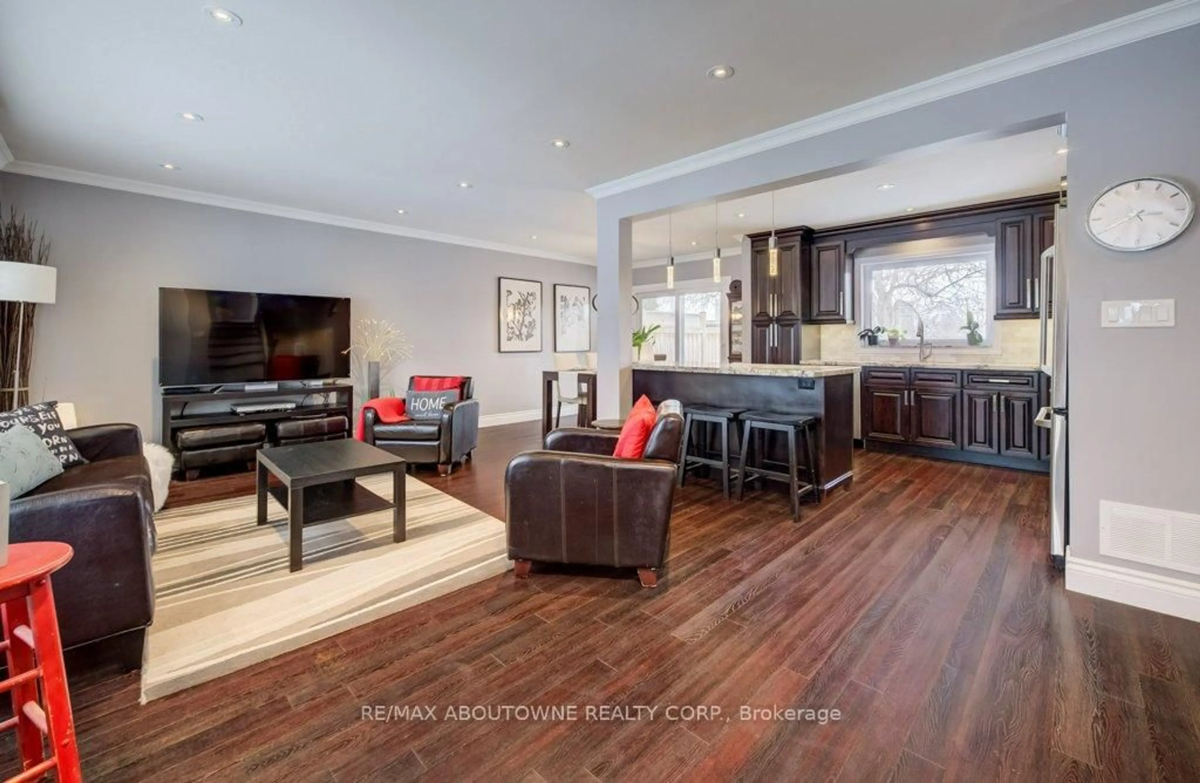 Open concept kitchen, unknown for 1419 Sandgate Cres, Mississauga Ontario L5J 2E3