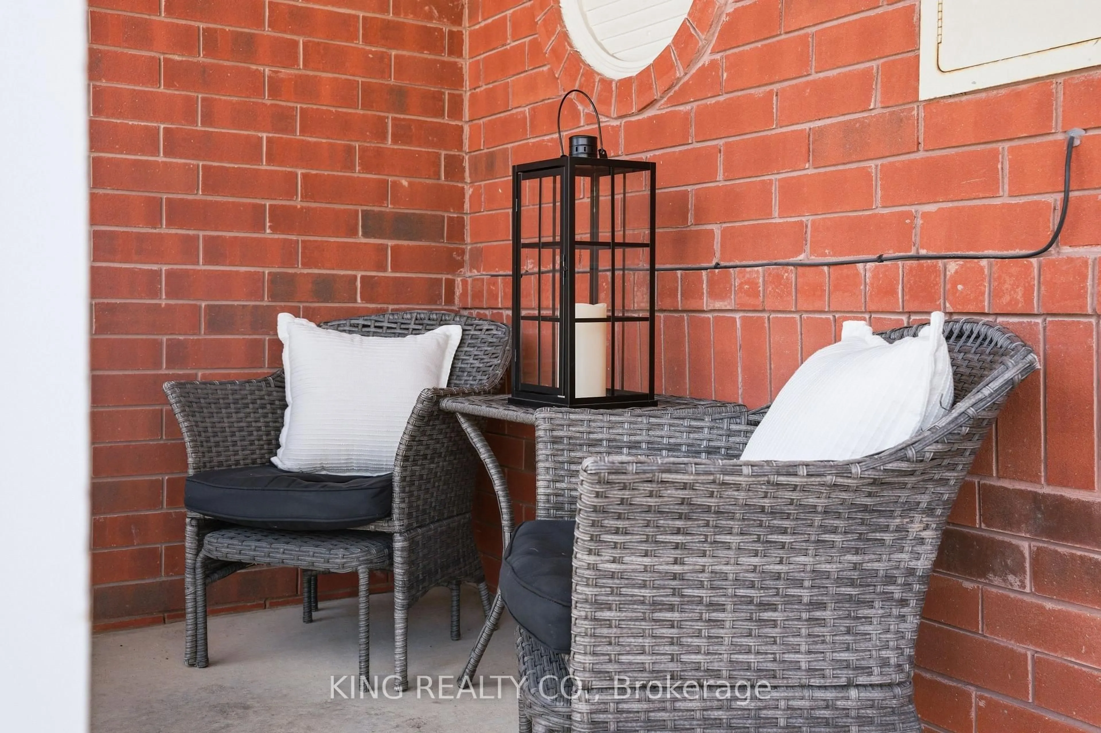 Patio, street for 415 Baverstock Cres, Milton Ontario L9T 5K7