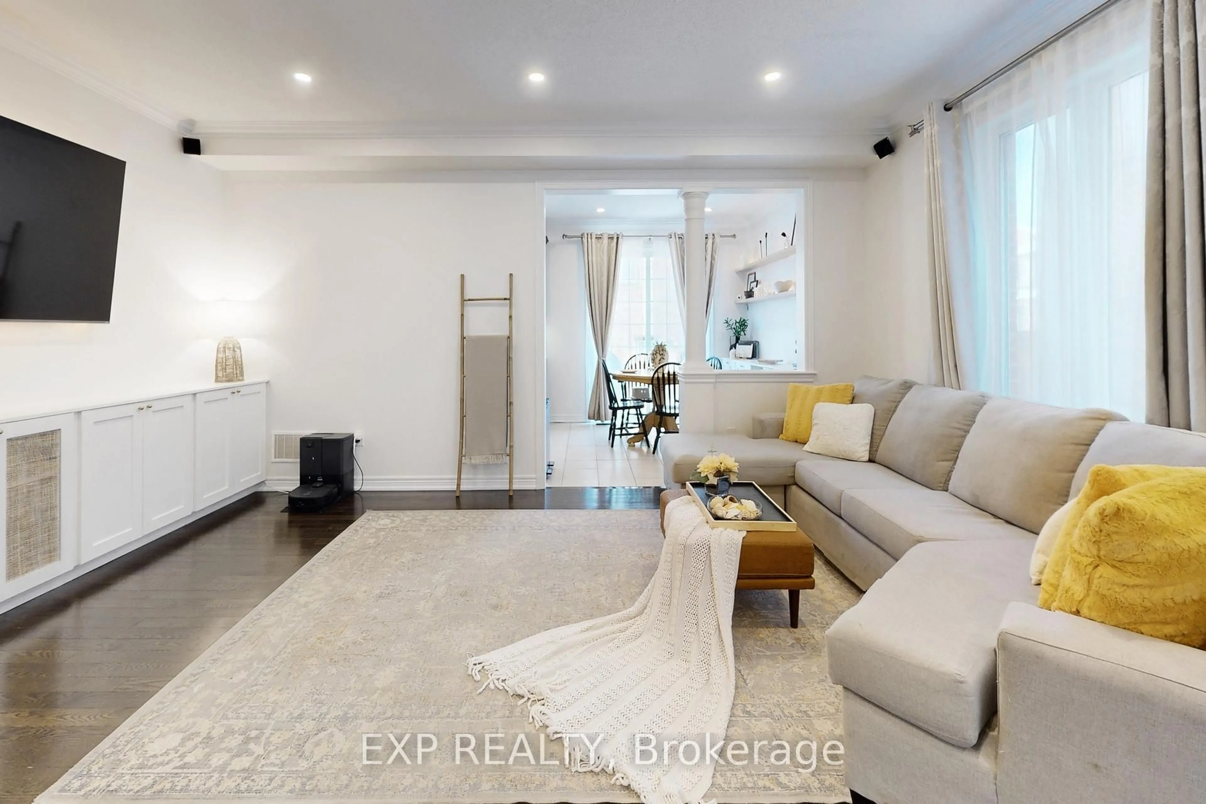 Living room with furniture, unknown for 61 Buchanan Cres, Brampton Ontario L6X 5M4