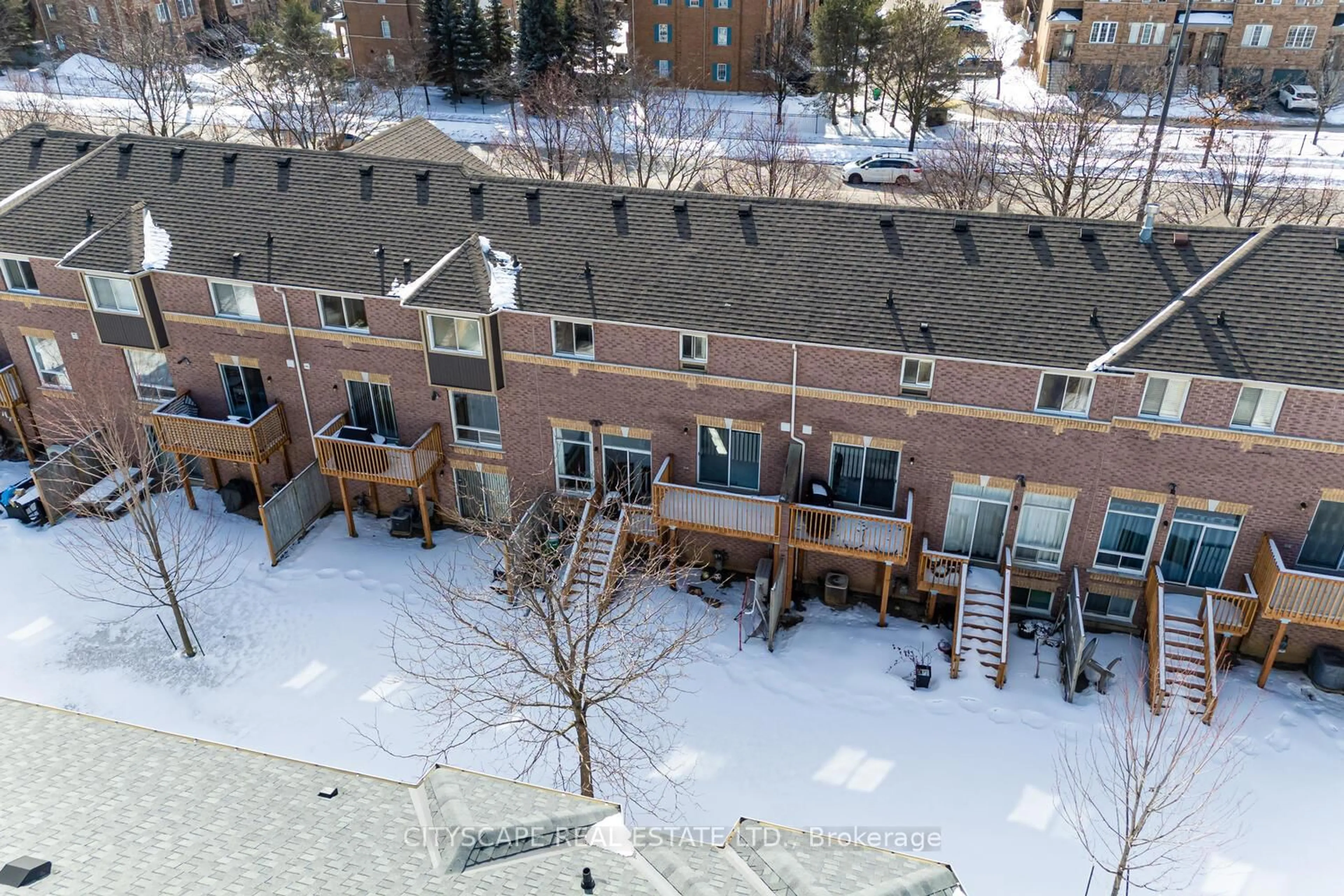 A pic from outside/outdoor area/front of a property/back of a property/a pic from drone, city buildings view from balcony for 5535 Glen Erin Dr #58, Mississauga Ontario L5M 6H1