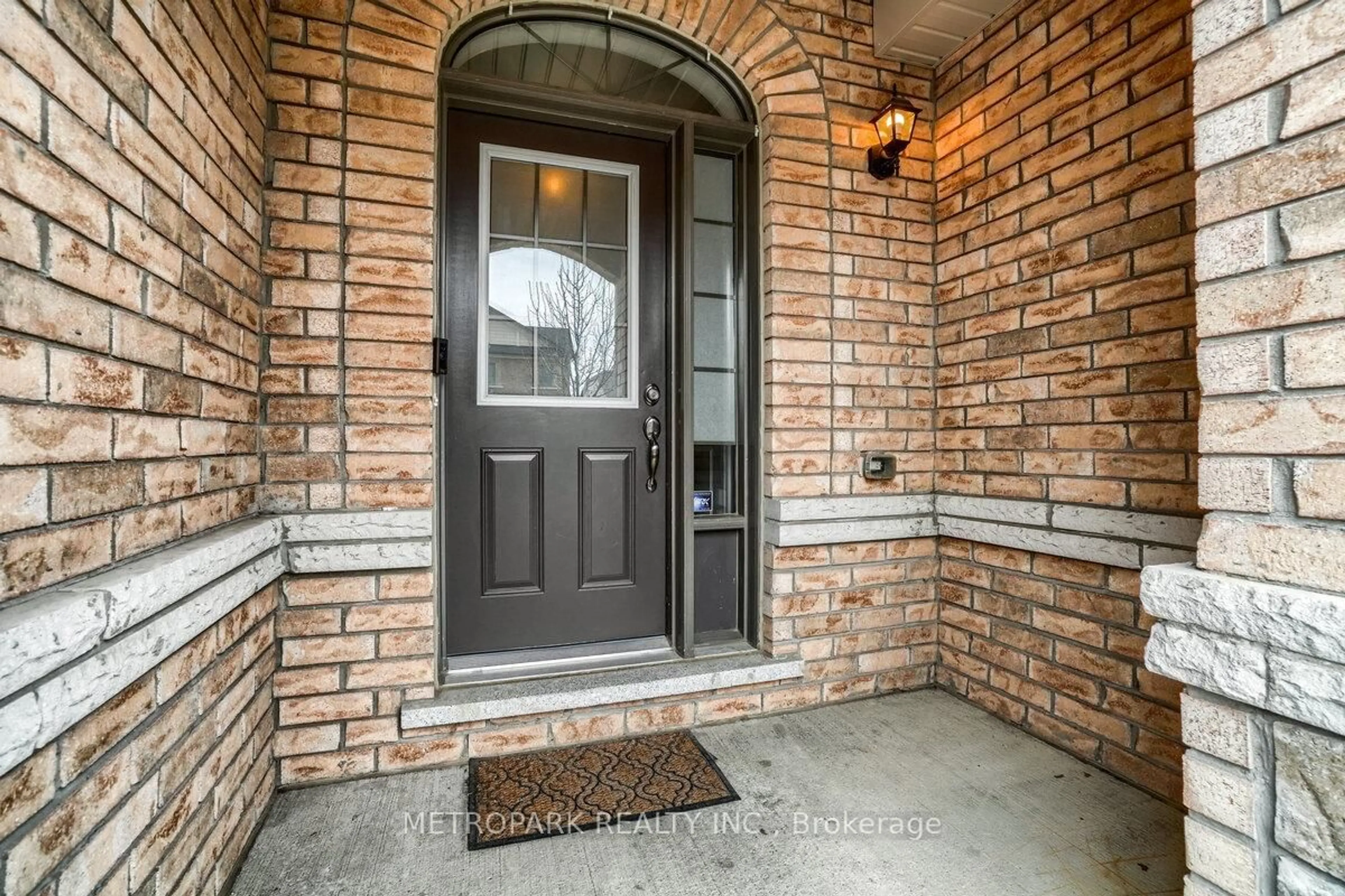 Indoor entryway for 34 Morra Ave, Caledon Ontario L7E 4K5