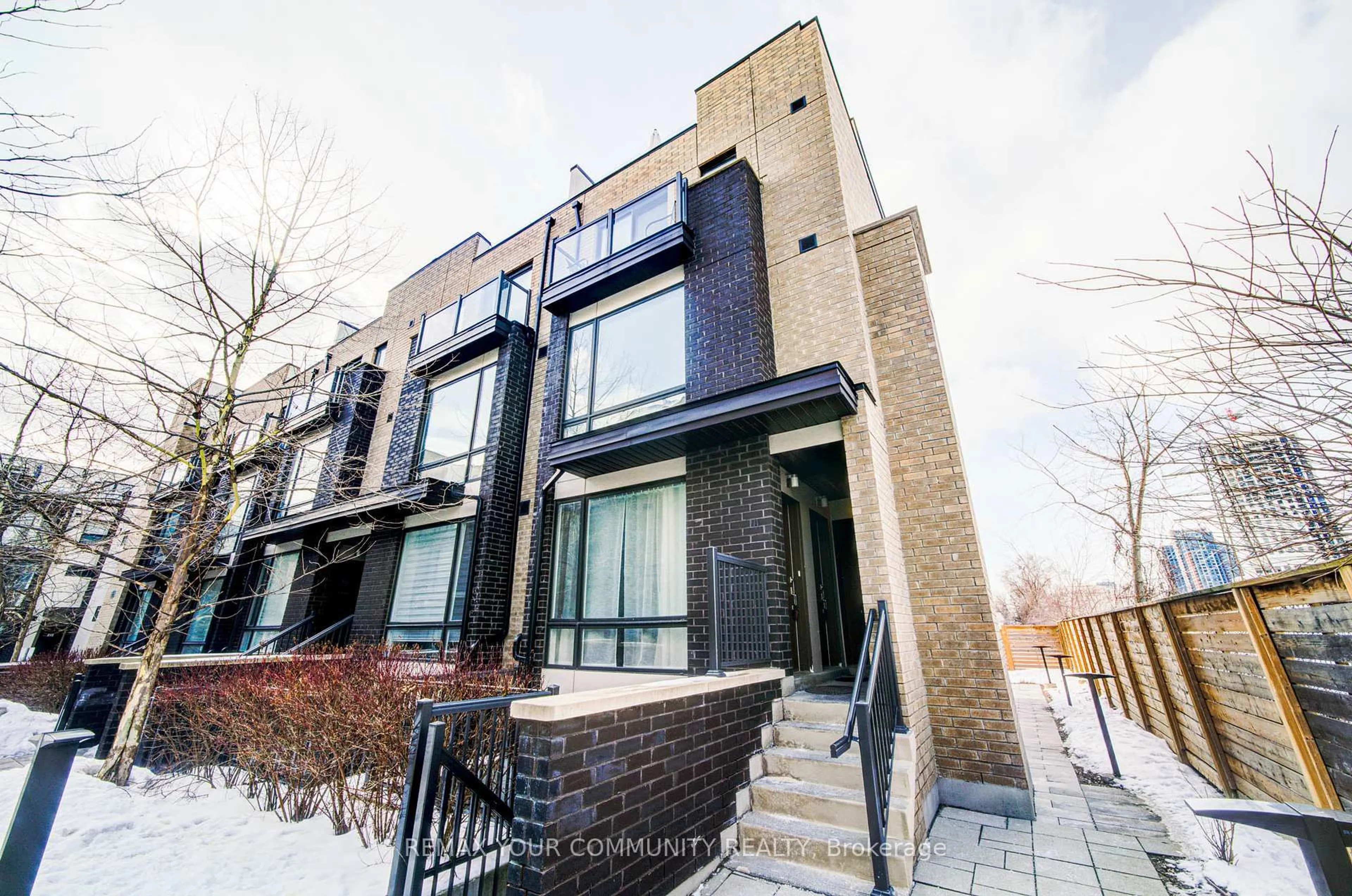 Home with brick exterior material, street for 34 Fieldway Rd #146, Toronto Ontario M8Z 0E3