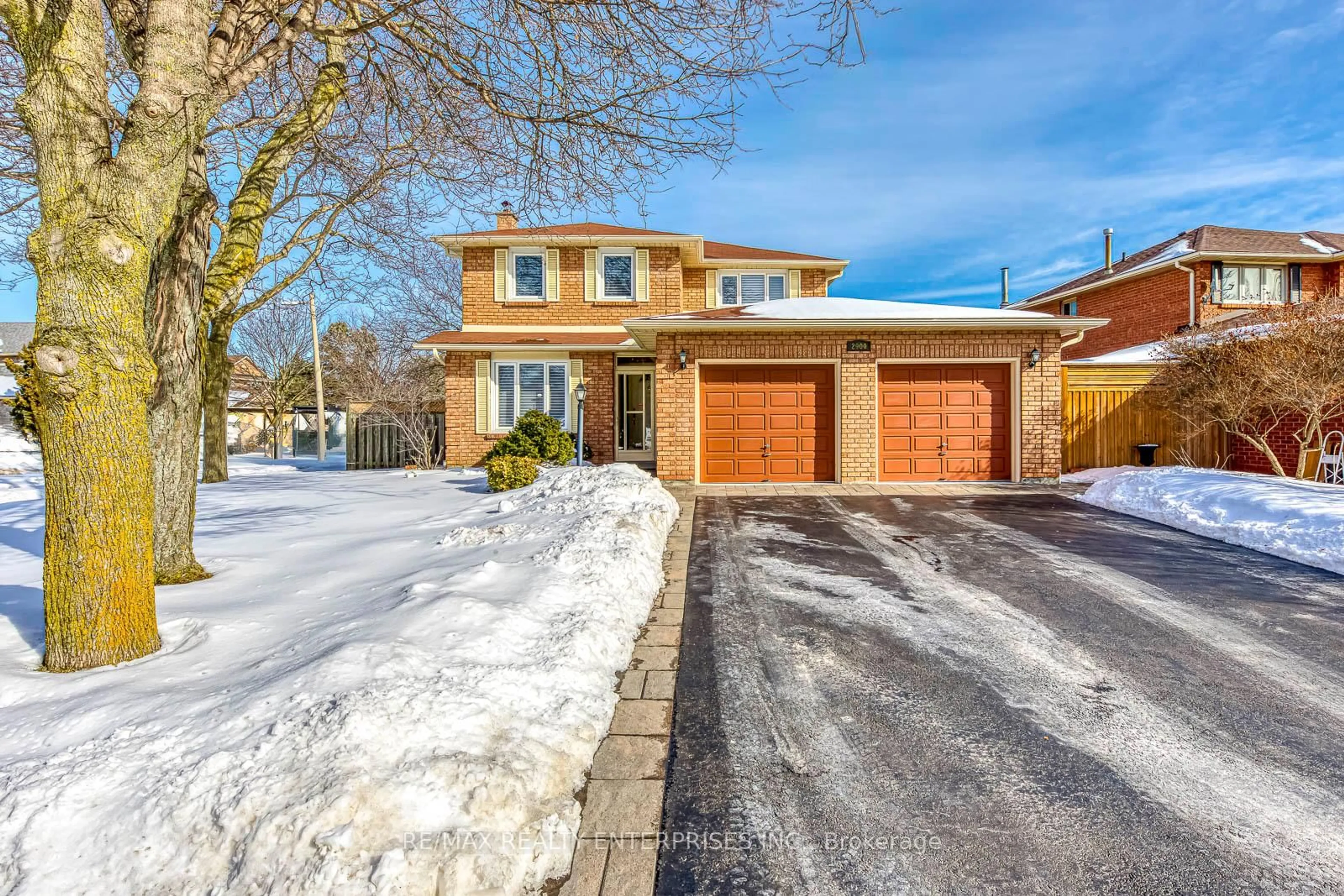 Home with brick exterior material, street for 2900 Arlington Dr, Oakville Ontario L6J 6R7