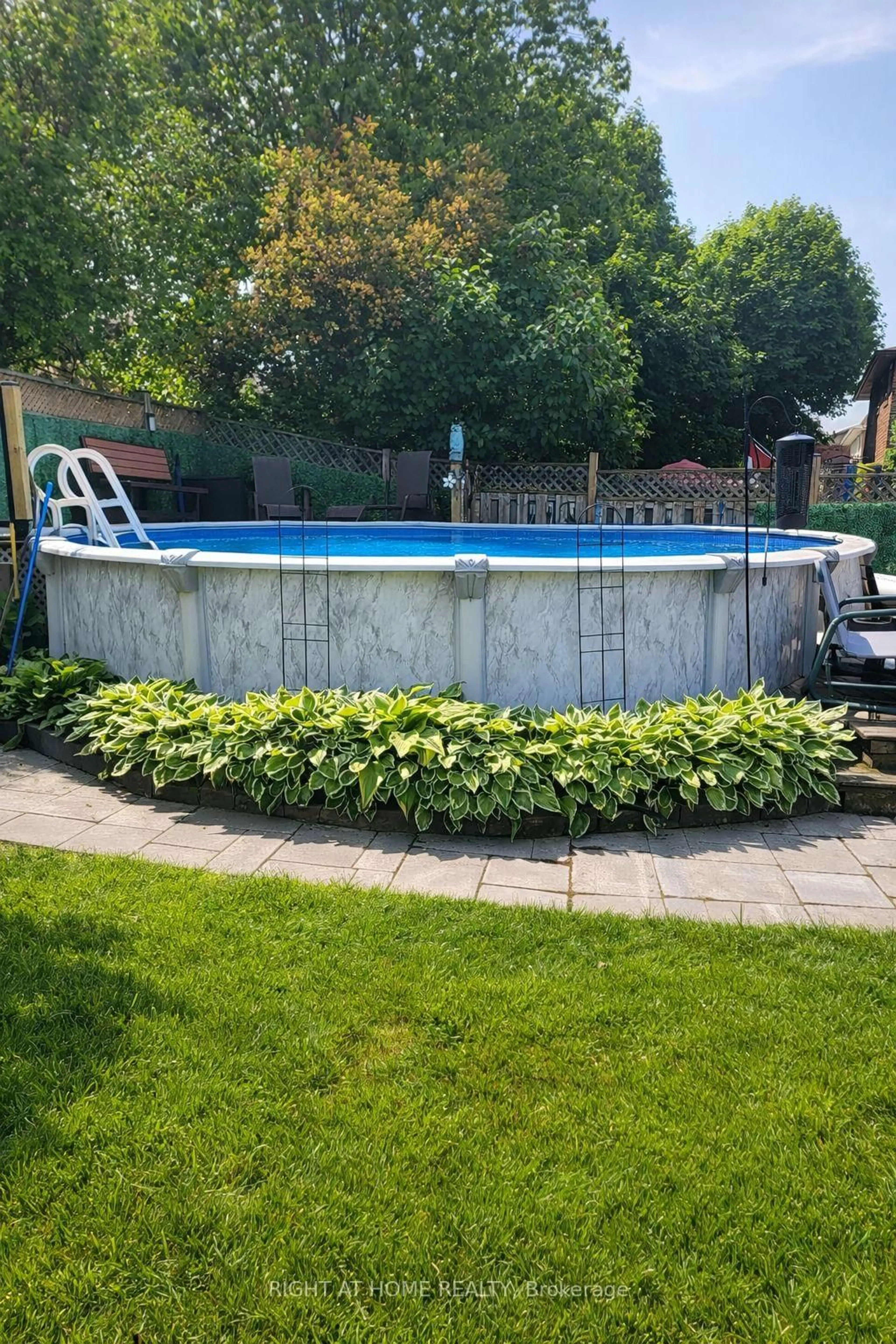 Pool for 3098 Barwell Rd, Mississauga Ontario L5L 3Z9
