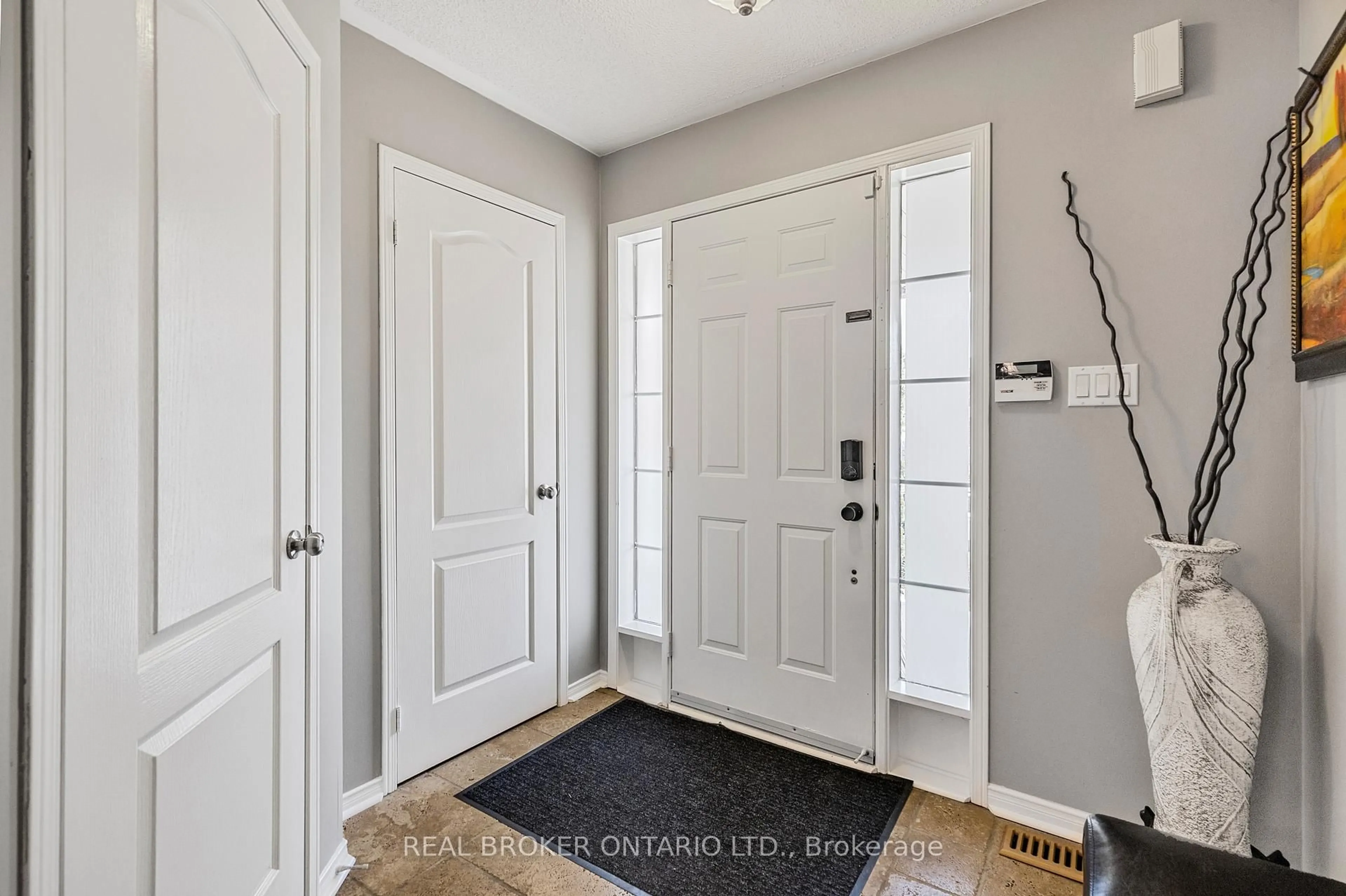 Indoor entryway for 56 Lockheed Cres, Brampton Ontario L7A 3G4