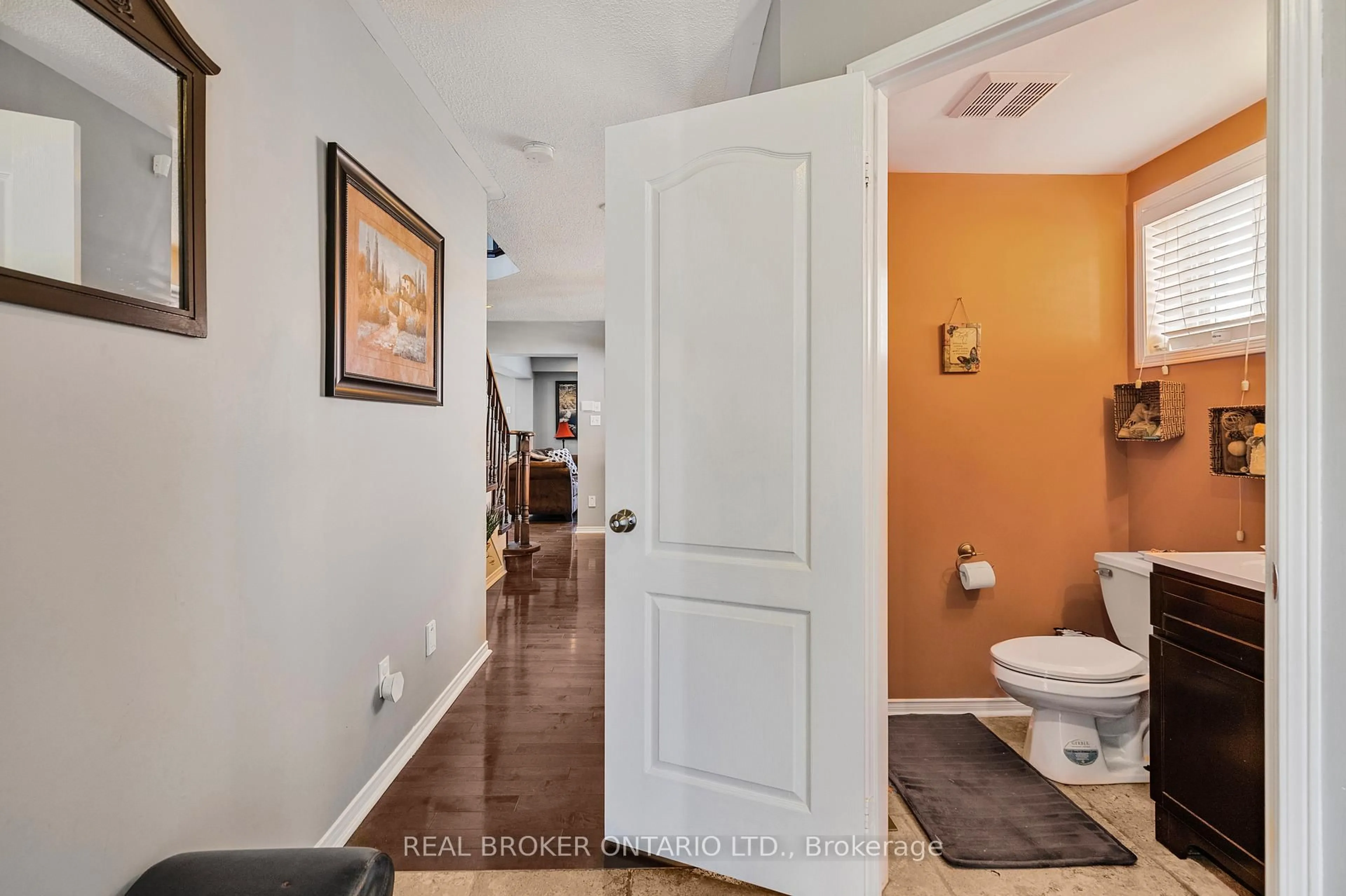 Indoor entryway for 56 Lockheed Cres, Brampton Ontario L7A 3G4