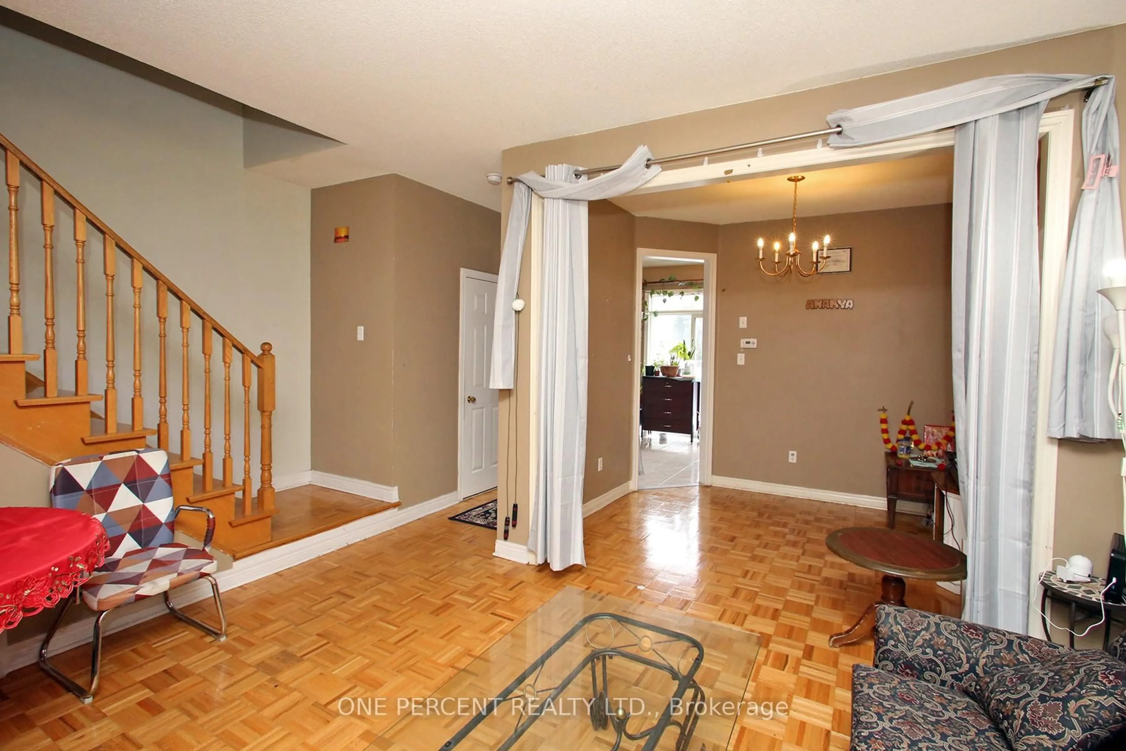 Indoor foyer for 15 Martree Cres, Brampton Ontario L6V 4R3