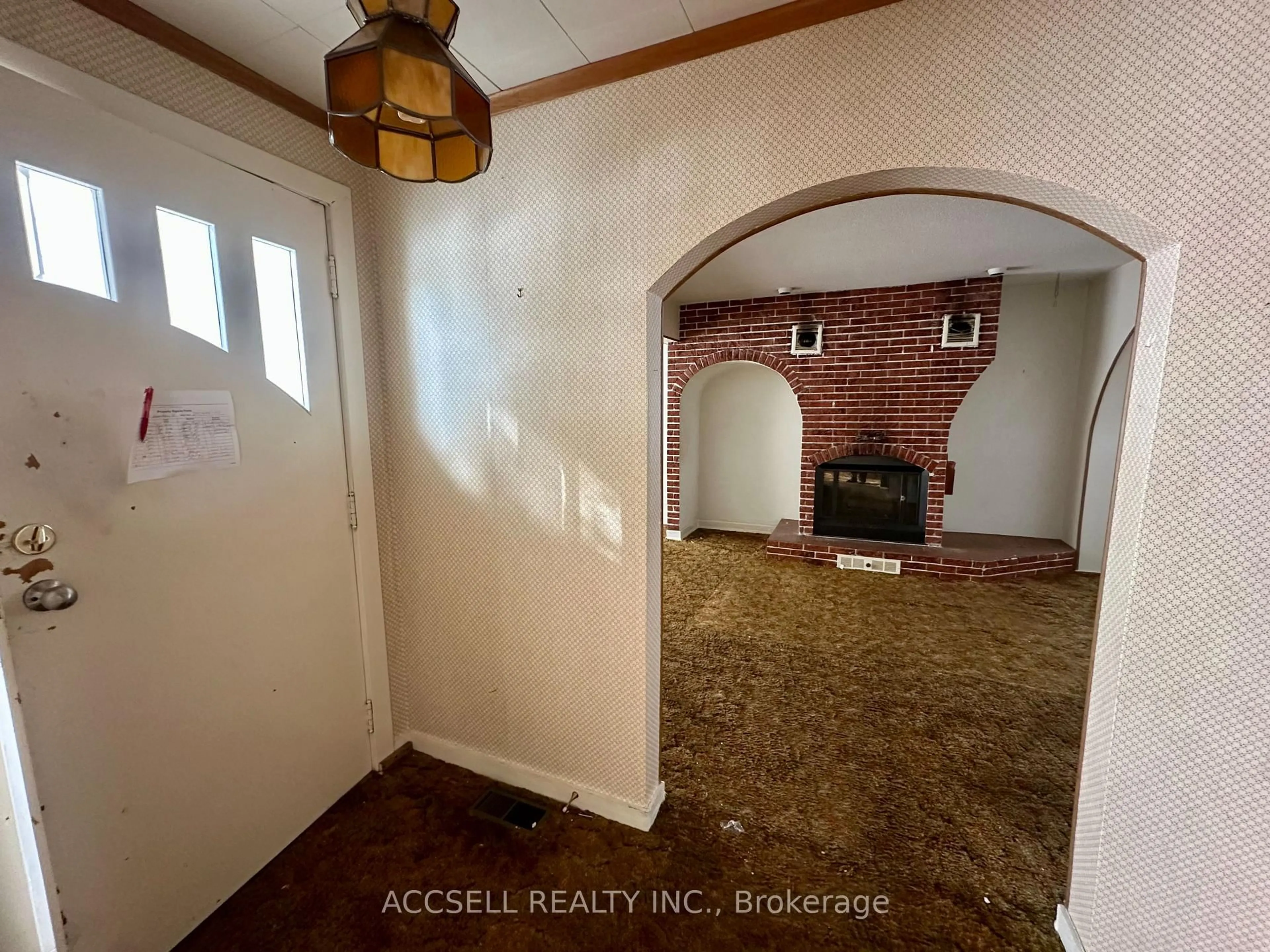 A pic of a room for 18627 Hurontario St, Caledon Ontario L7K 0X9