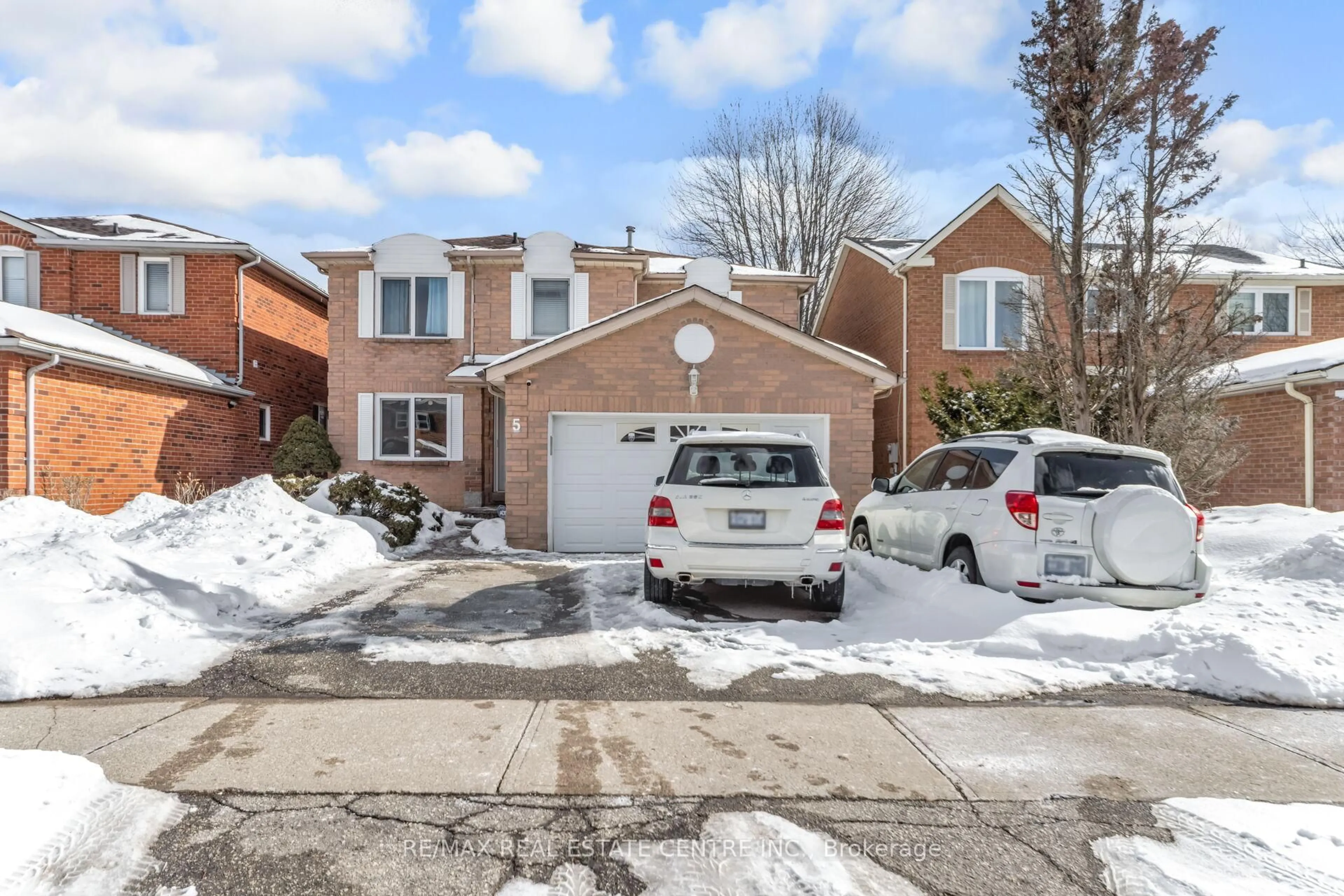 Home with brick exterior material, street for 5 Lilly Cres, Brampton Ontario L6Y 3K1