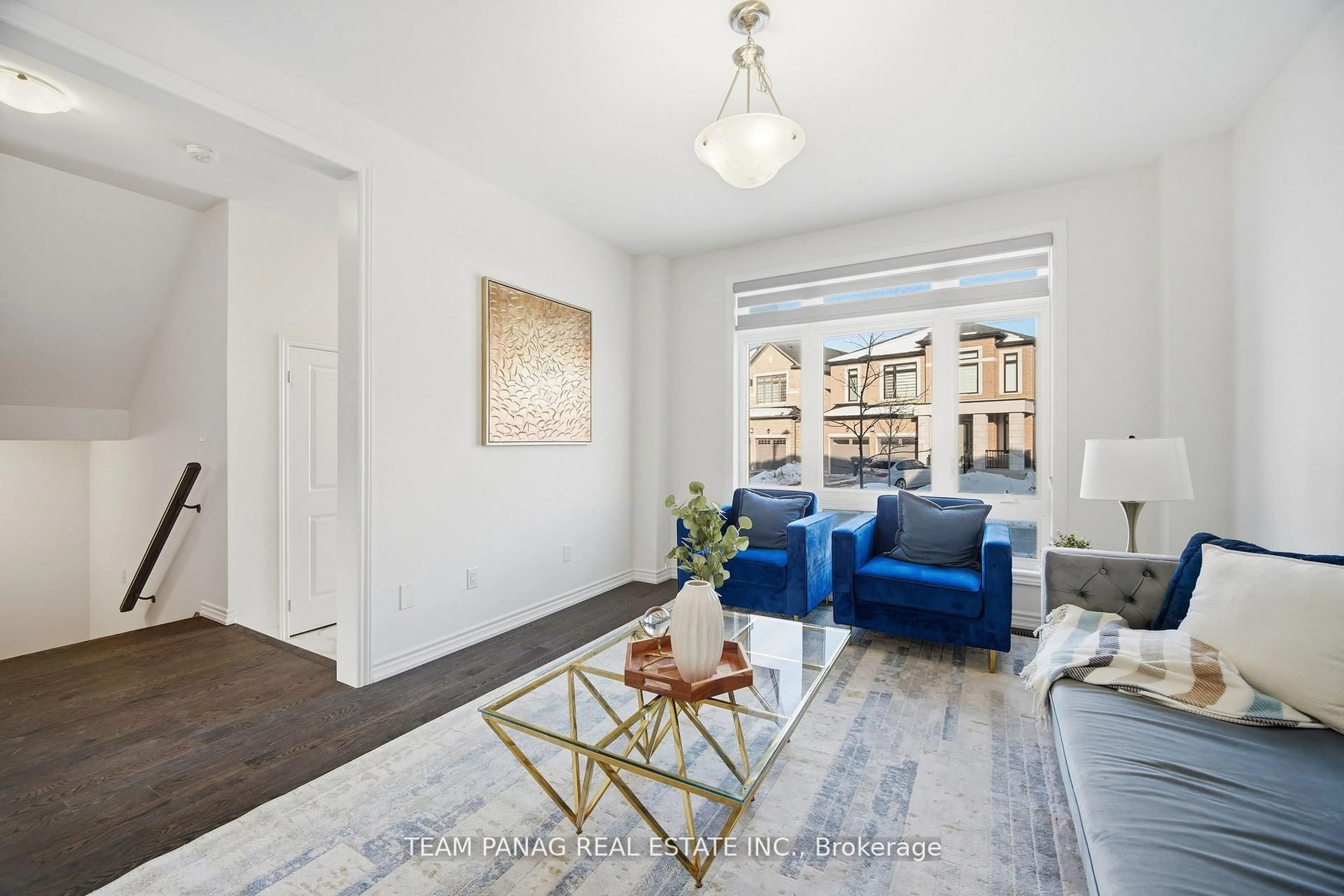 Living room with furniture, unknown for 54 Moorcroft Pl, Brampton Ontario L6S 2K9