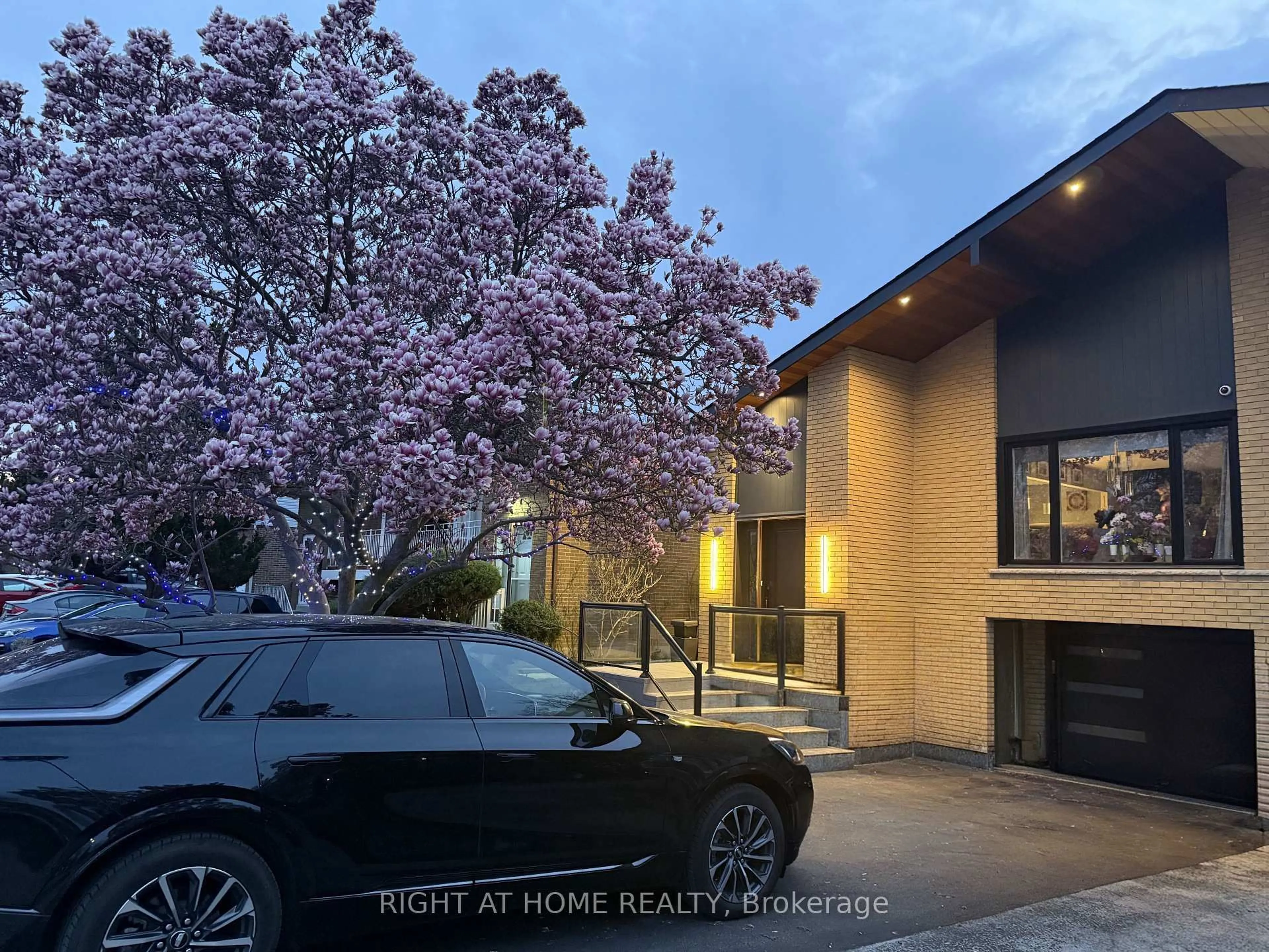 Unknown for 2814 Windjammer Rd, Mississauga Ontario L5L 1T7