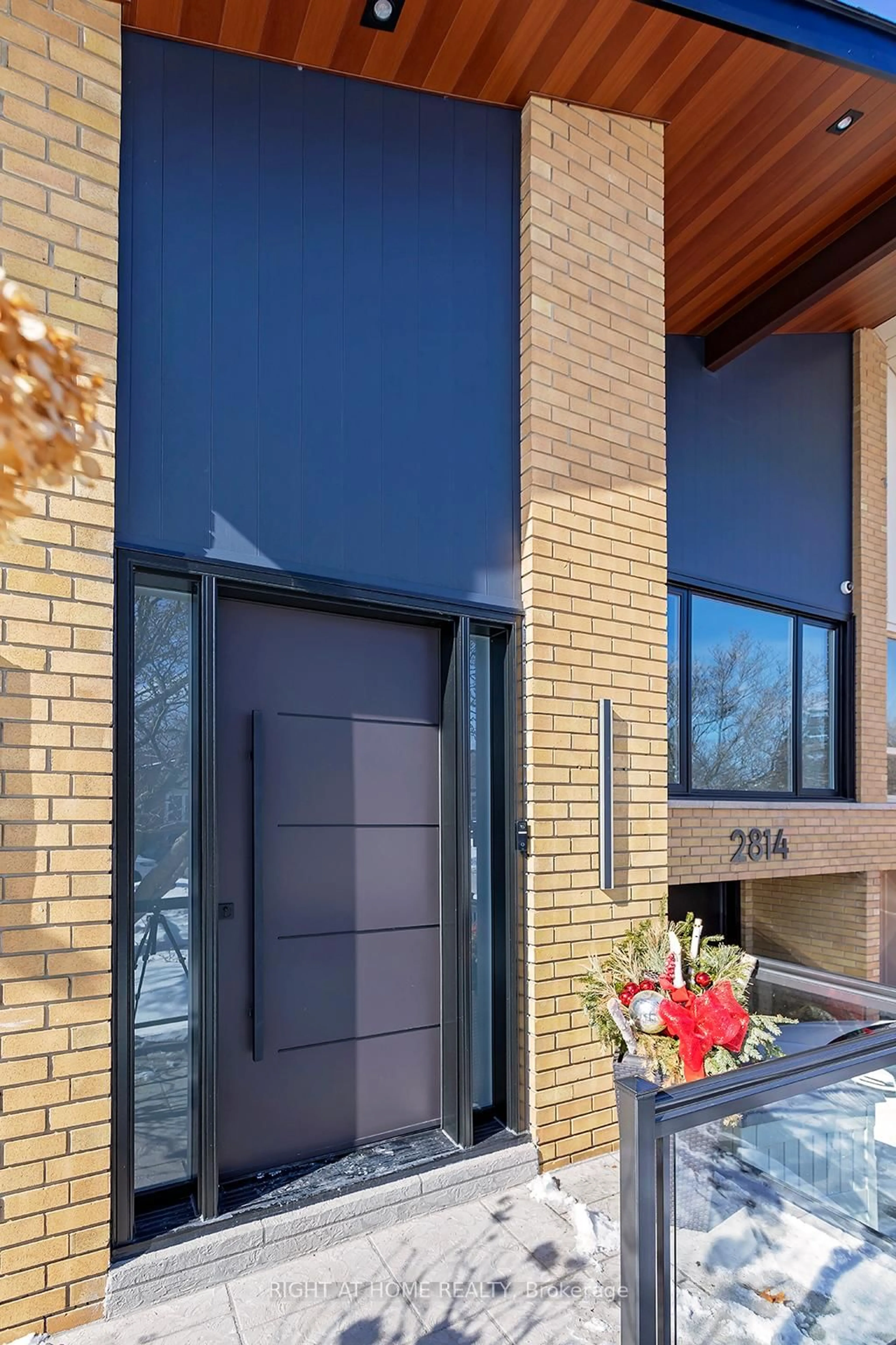 Home with brick exterior material, street for 2814 Windjammer Rd, Mississauga Ontario L5L 1T7