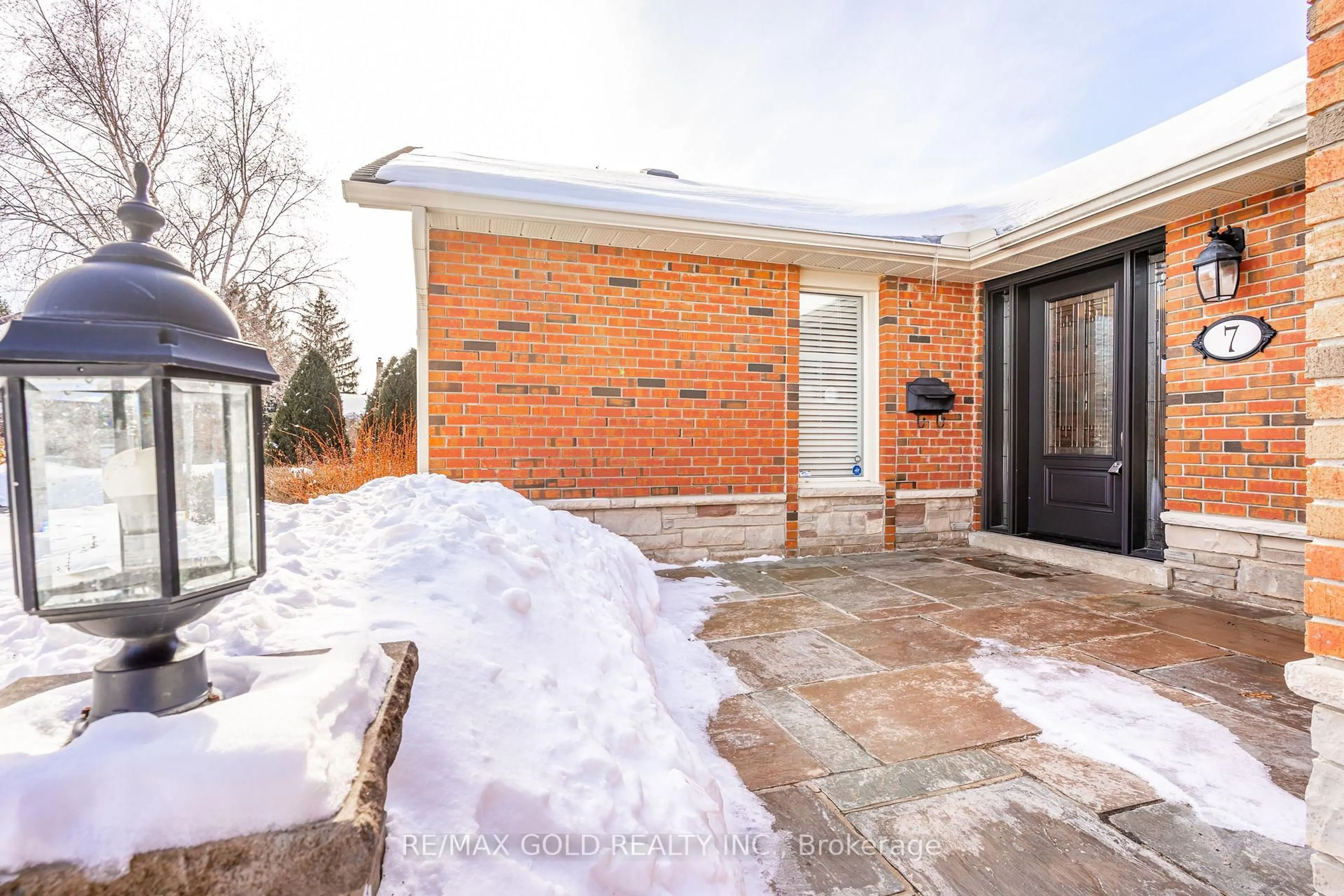 Home with brick exterior material, street for 7 Oldham Cres, Brampton Ontario L6Z 1W2