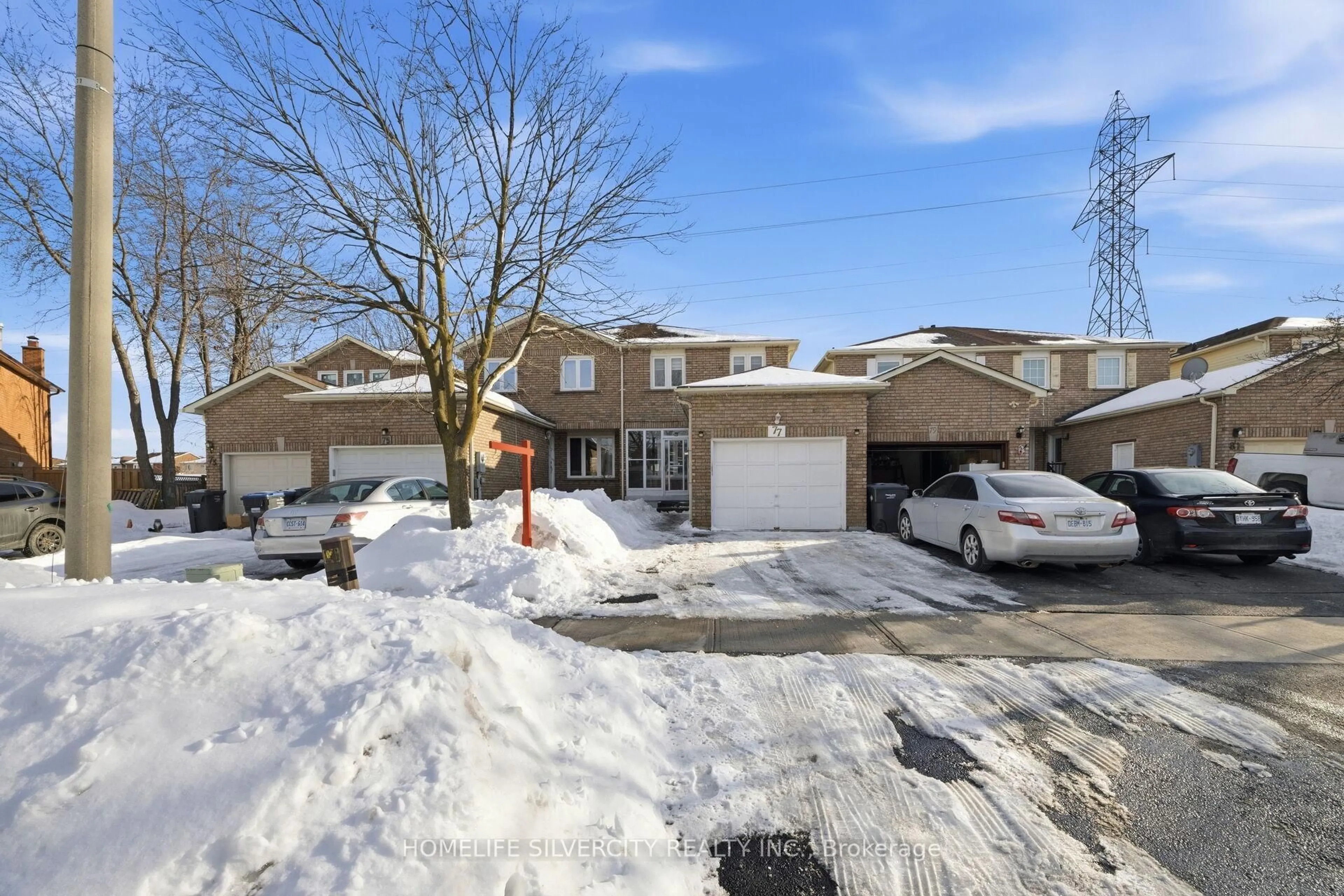 A pic from outside/outdoor area/front of a property/back of a property/a pic from drone, street for 77 Tulip Dr, Brampton Ontario L6Y 3W9
