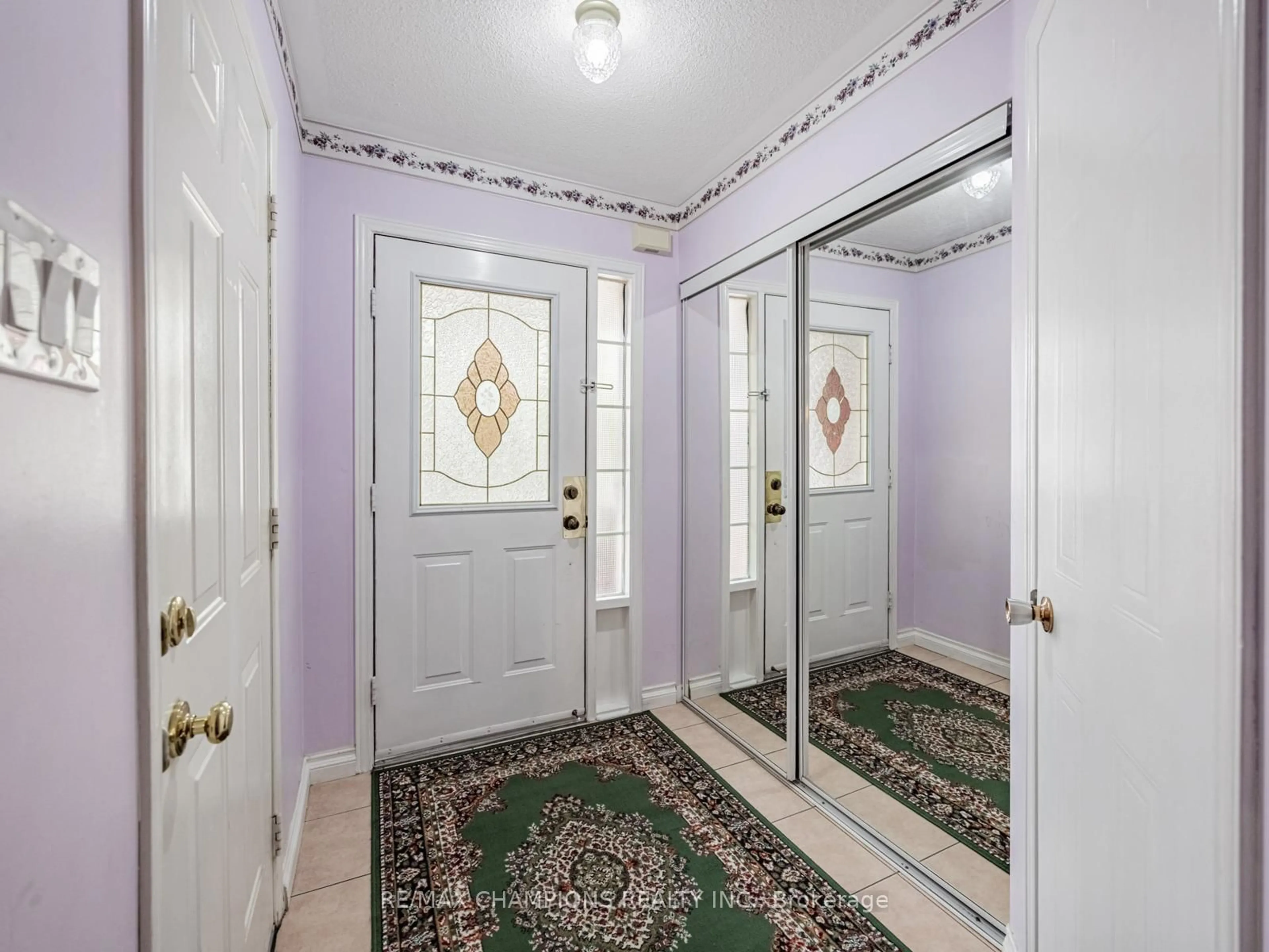 Indoor entryway for 14 Miramar St, Brampton Ontario L6R 2S7