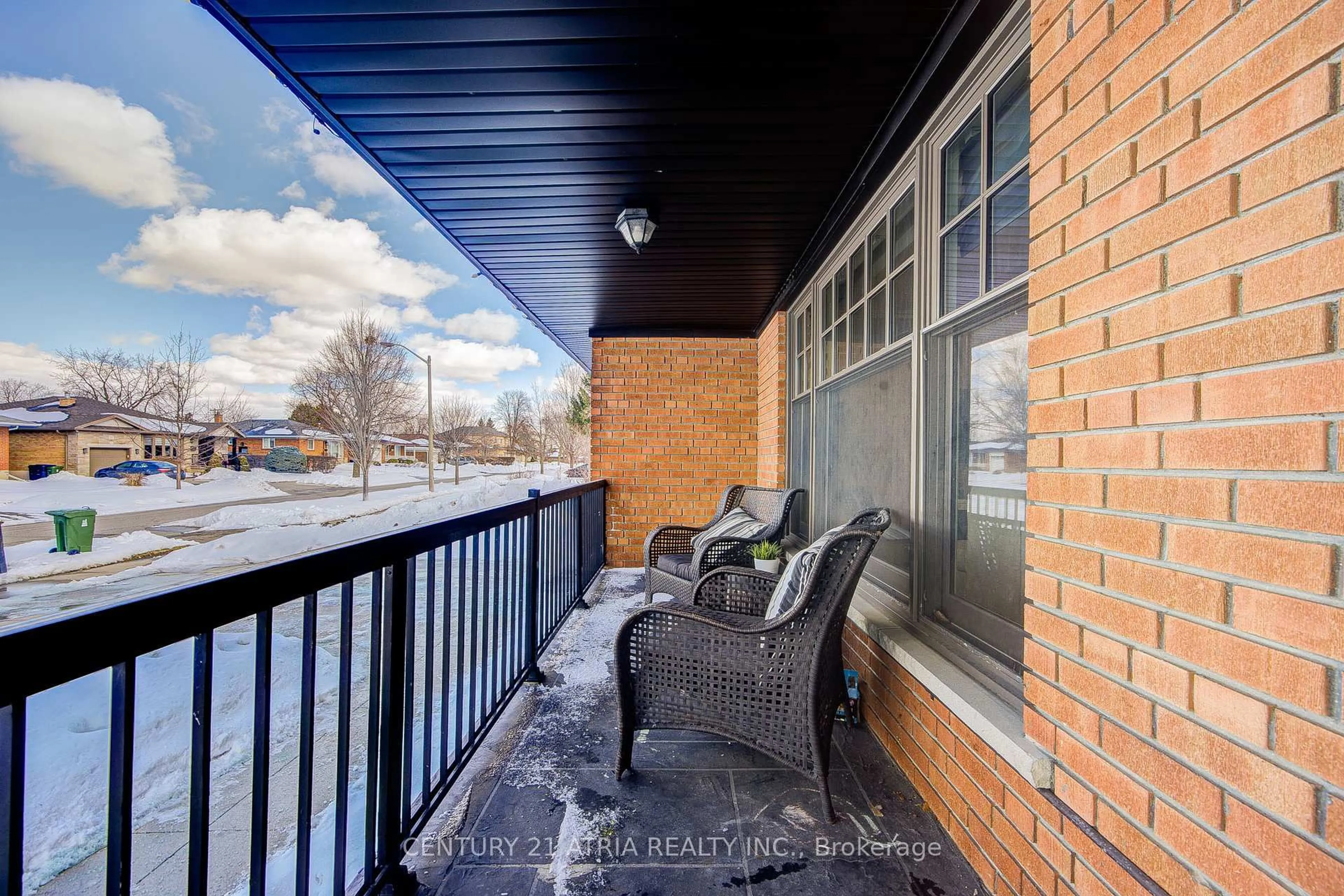 Patio, street for 23 Ladbrooke Rd, Toronto Ontario M3R 2A7