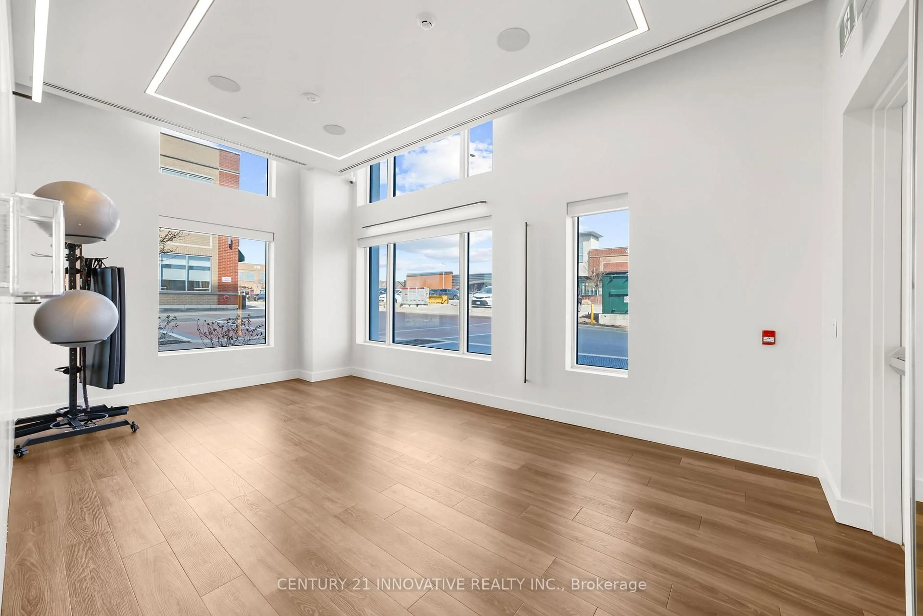 Unknown for 509 Dundas St #106, Oakville Ontario L6M 5P4