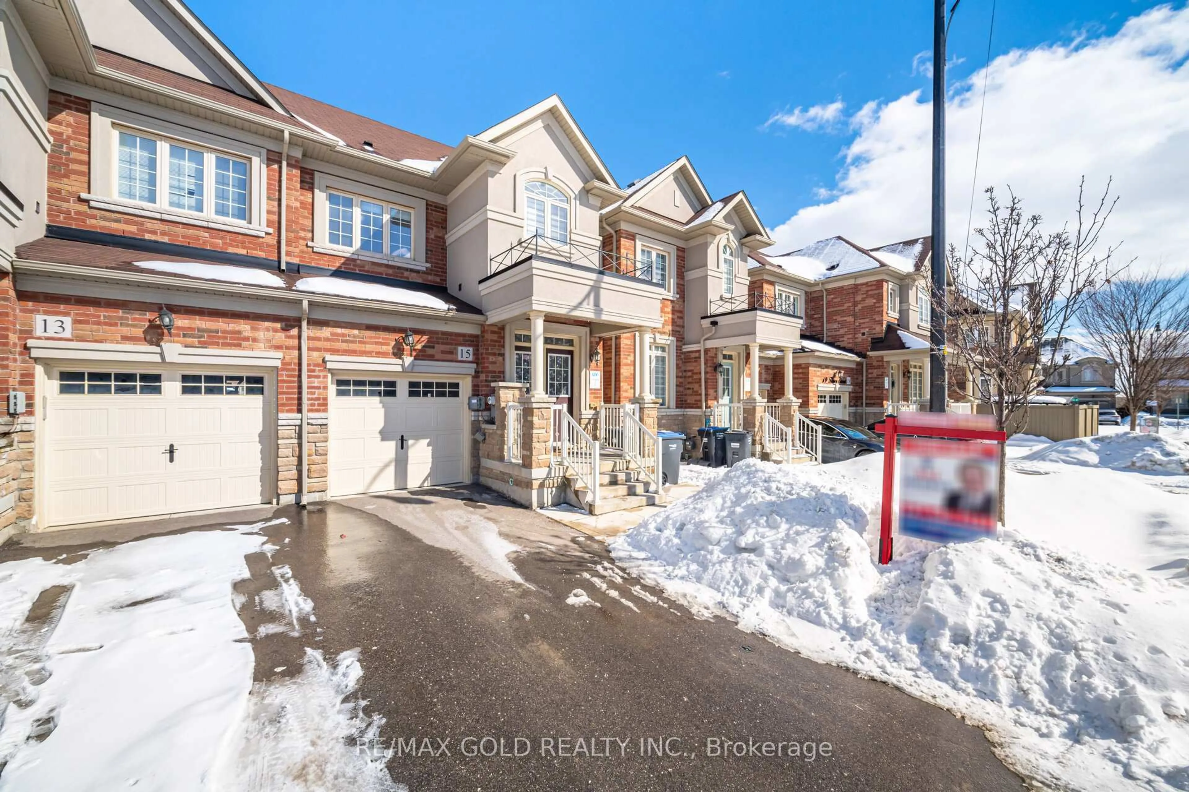 Unknown for 15 Hines St, Brampton Ontario L7A 4X4