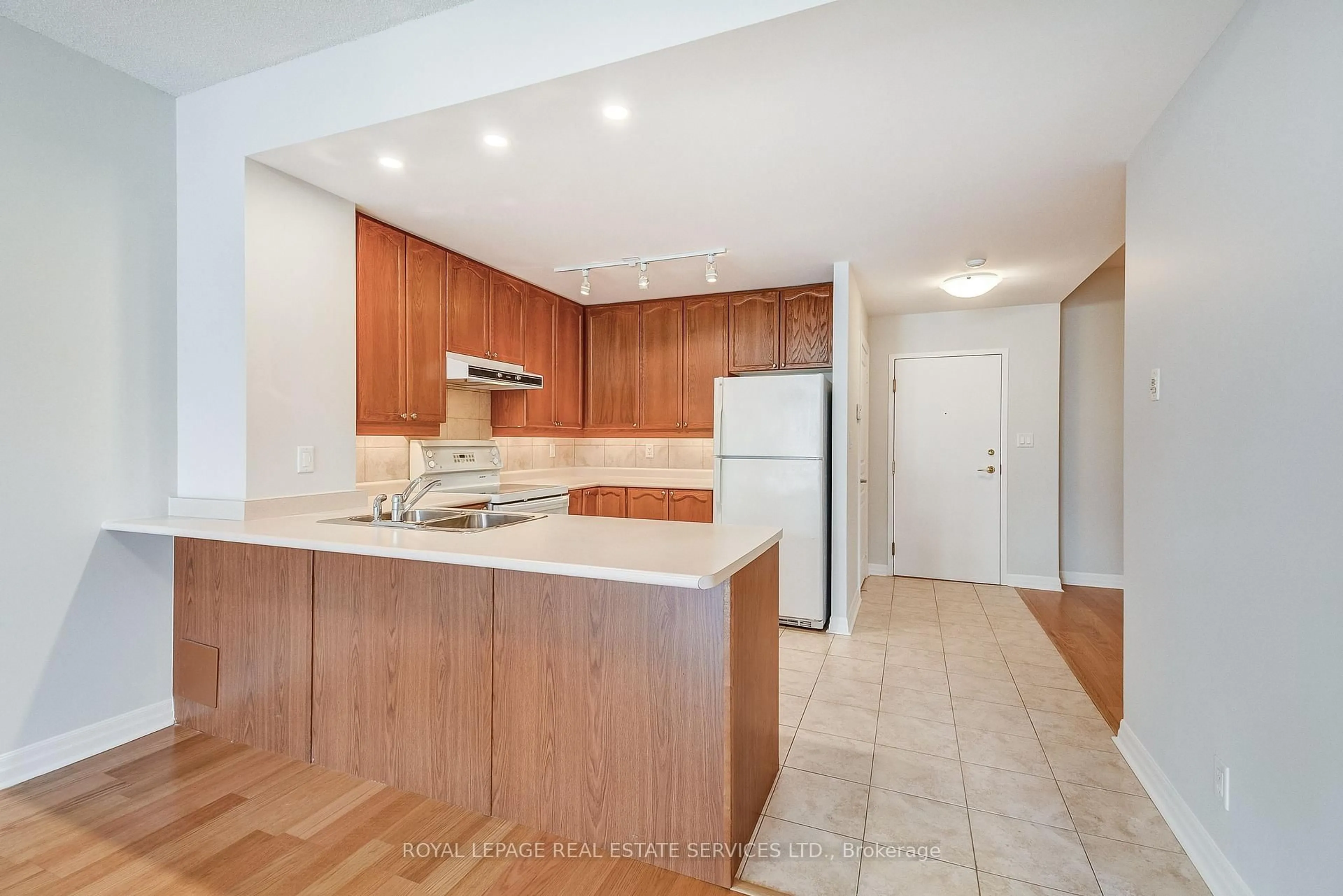 Open concept kitchen, unknown for 70 Port St #208, Mississauga Ontario L5G 4V8
