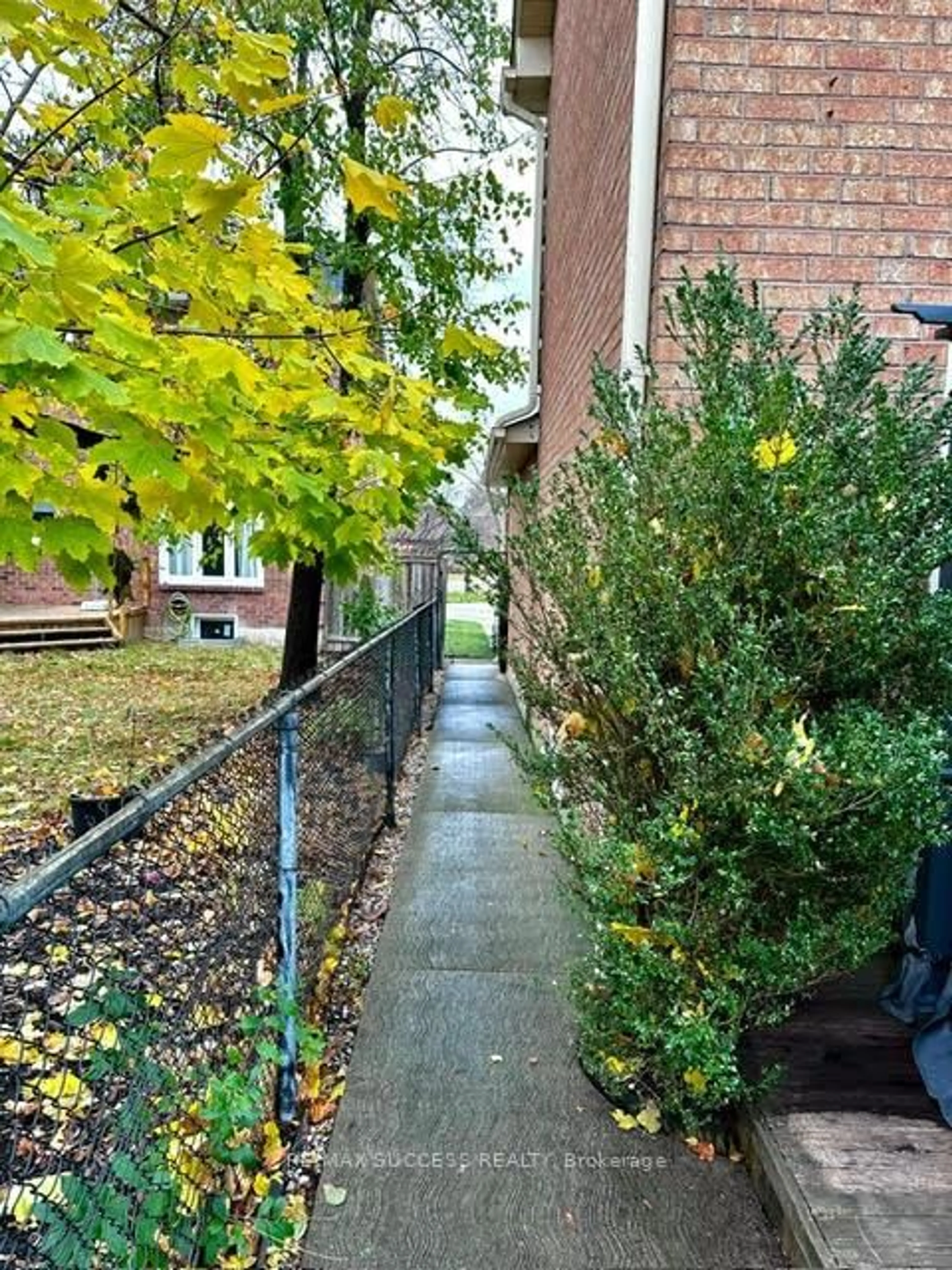 Unknown for 6643 Mockingbird Lane, Mississauga Ontario L5N 5K2