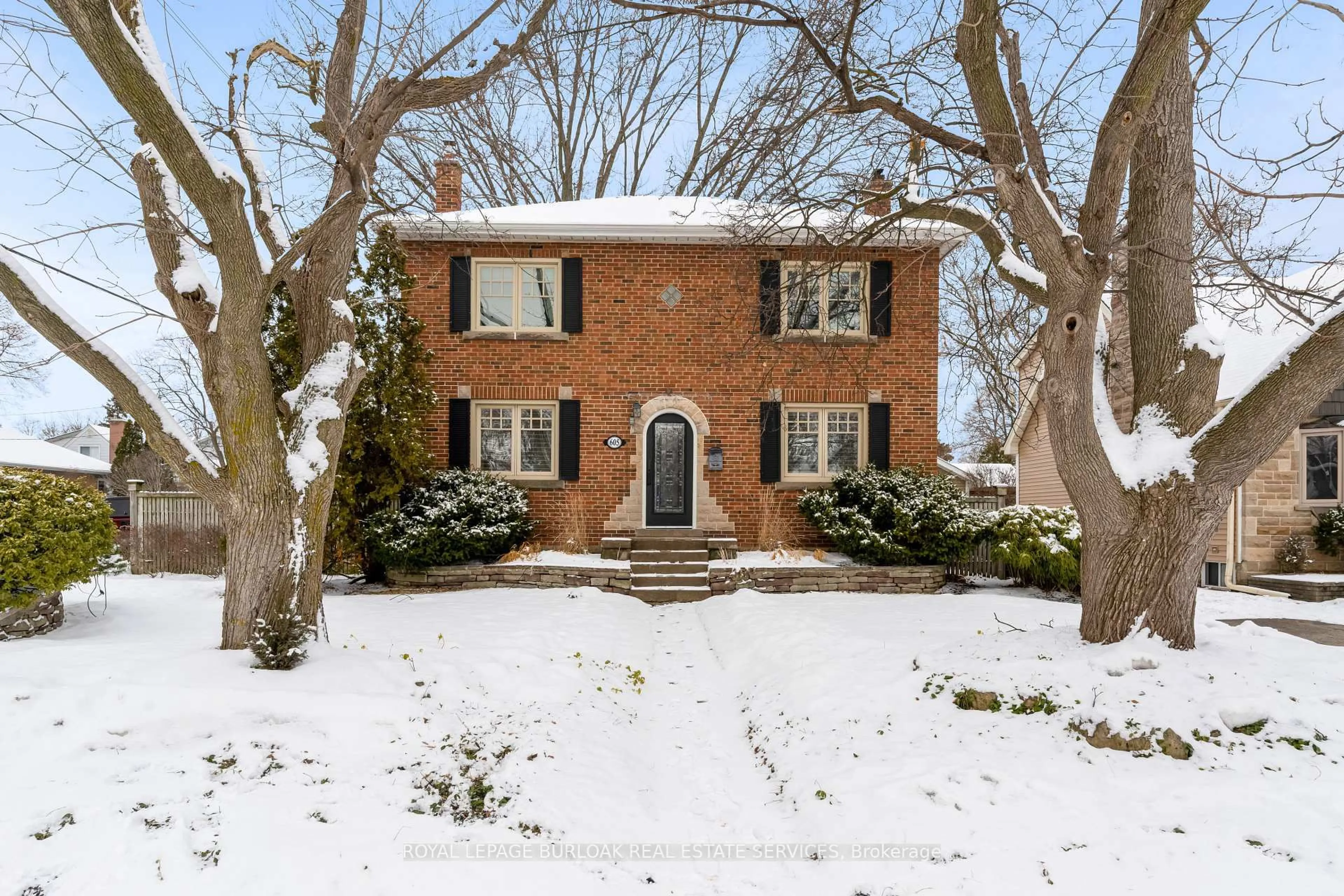 Home with brick exterior material, street for 605 Emerald St, Burlington Ontario L7R 2P3