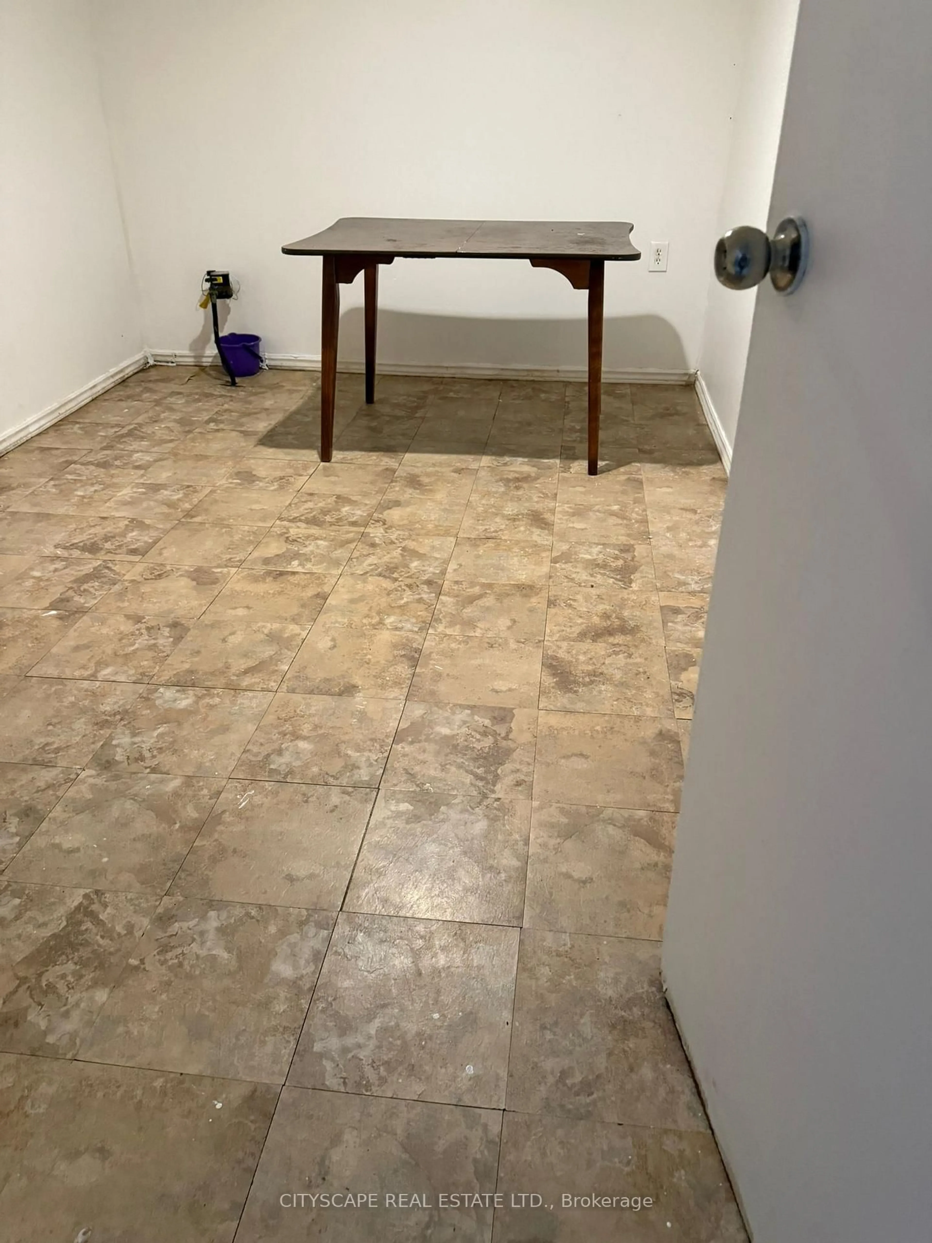 A pic of a room for 3113 Mallbridge Cres, Mississauga Ontario L4T 2C5