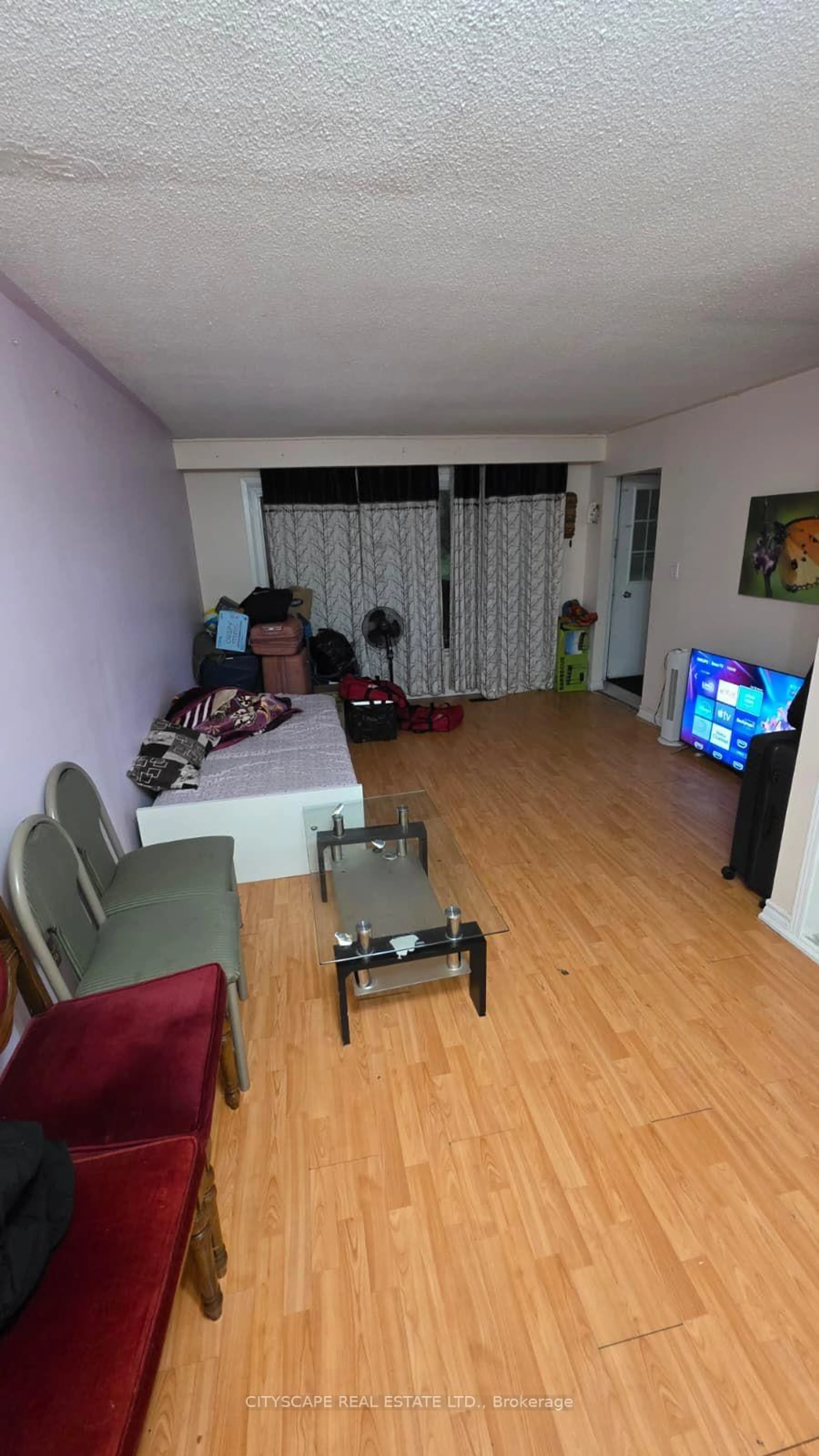 A pic of a room for 3113 Mallbridge Cres, Mississauga Ontario L4T 2C5