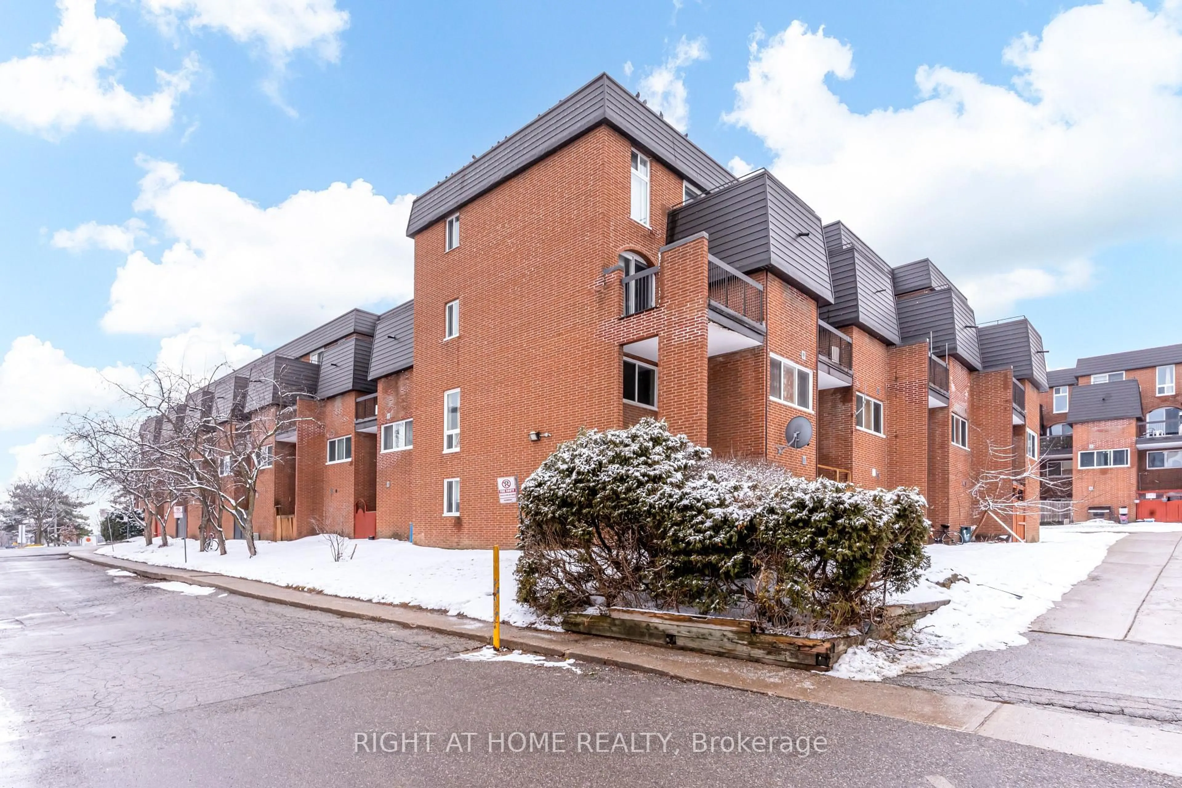 Unknown for 1455 Williamsport Dr #333, Mississauga Ontario L4X 2T5