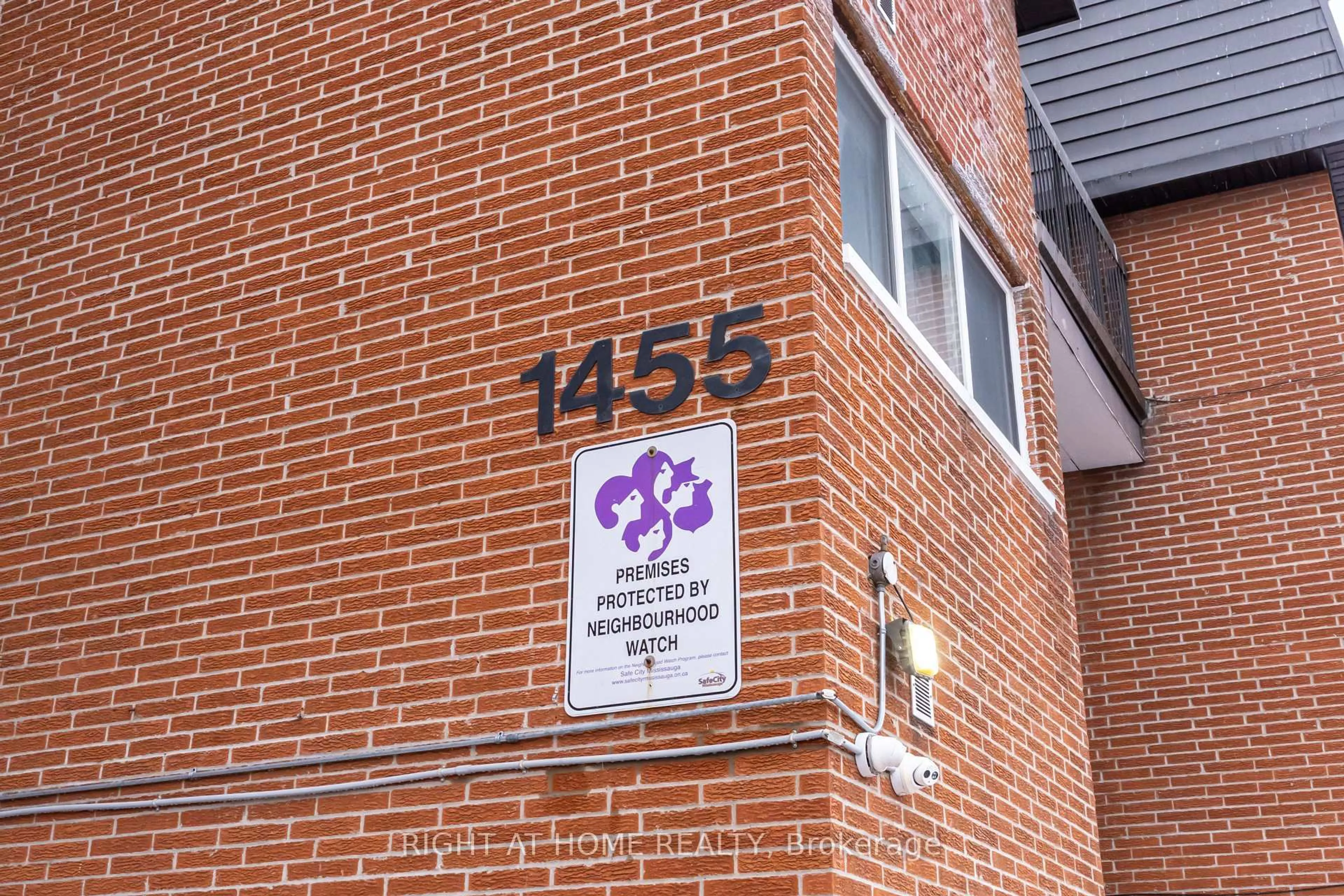 Home with brick exterior material, building for 1455 Williamsport Dr #333, Mississauga Ontario L4X 2T5