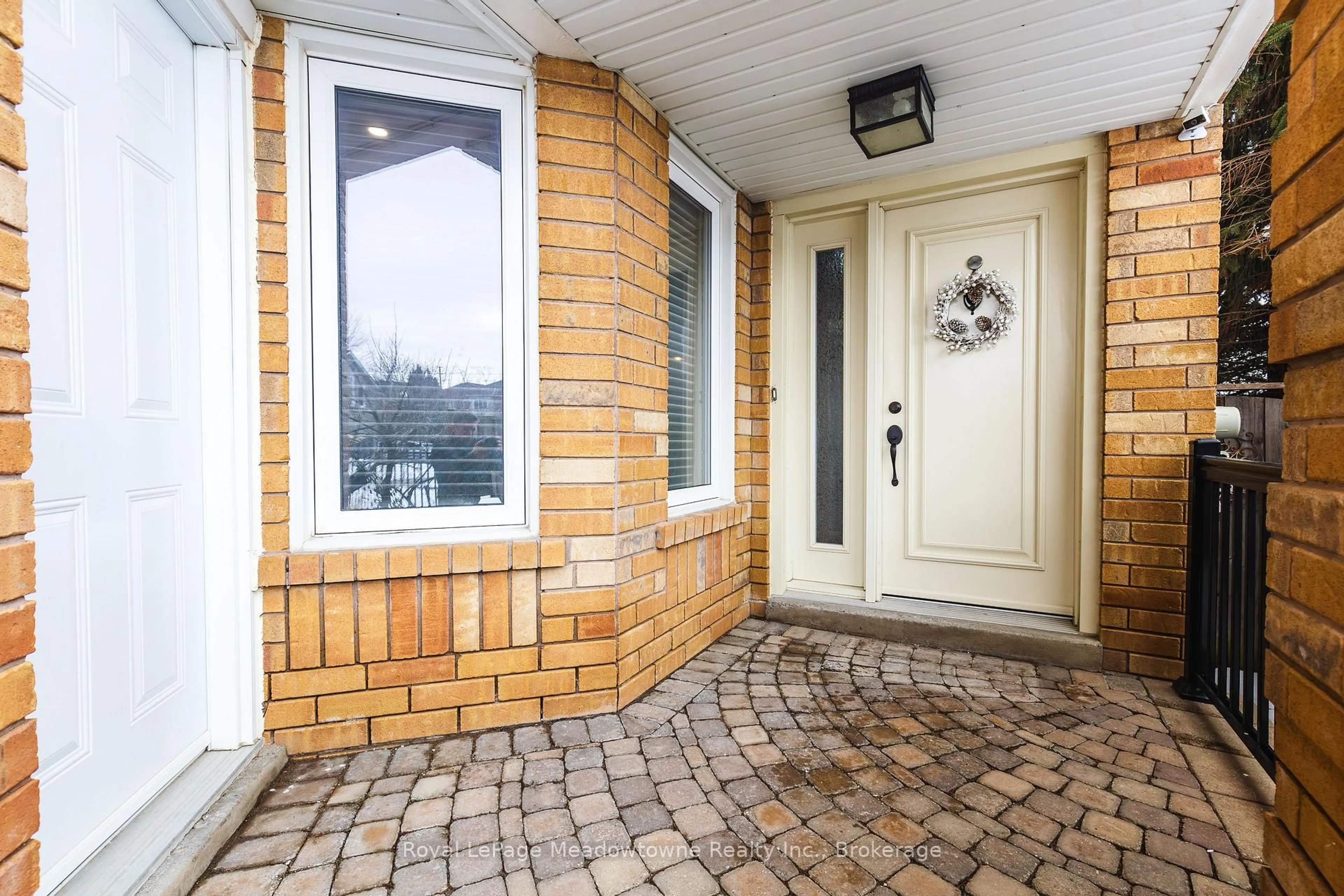 Unknown for 6426 Sapling Tr, Mississauga Ontario L5N 7A4