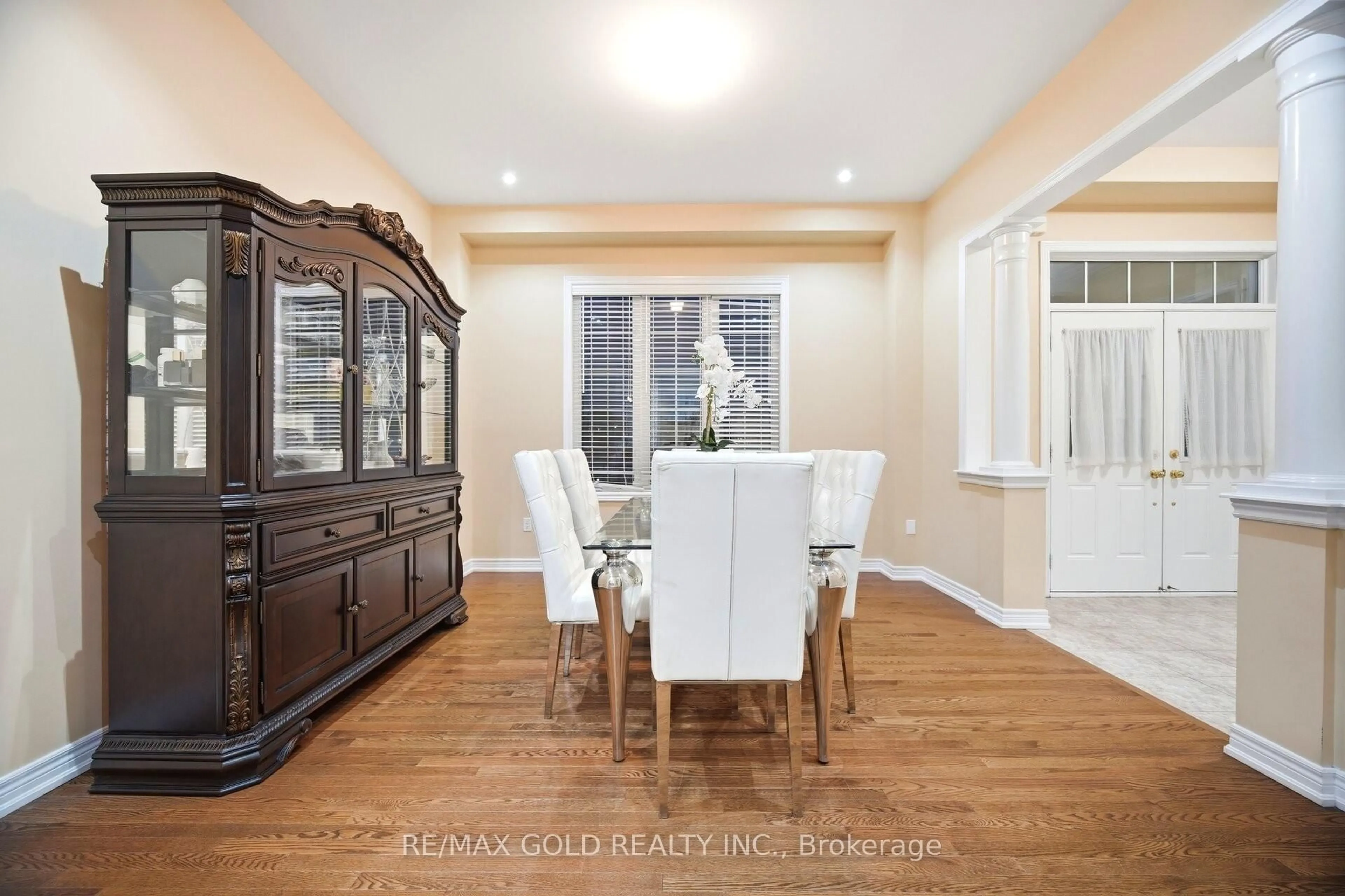 Dining room, unknown for 26 Drummondville Dr, Brampton Ontario L6P 3M9