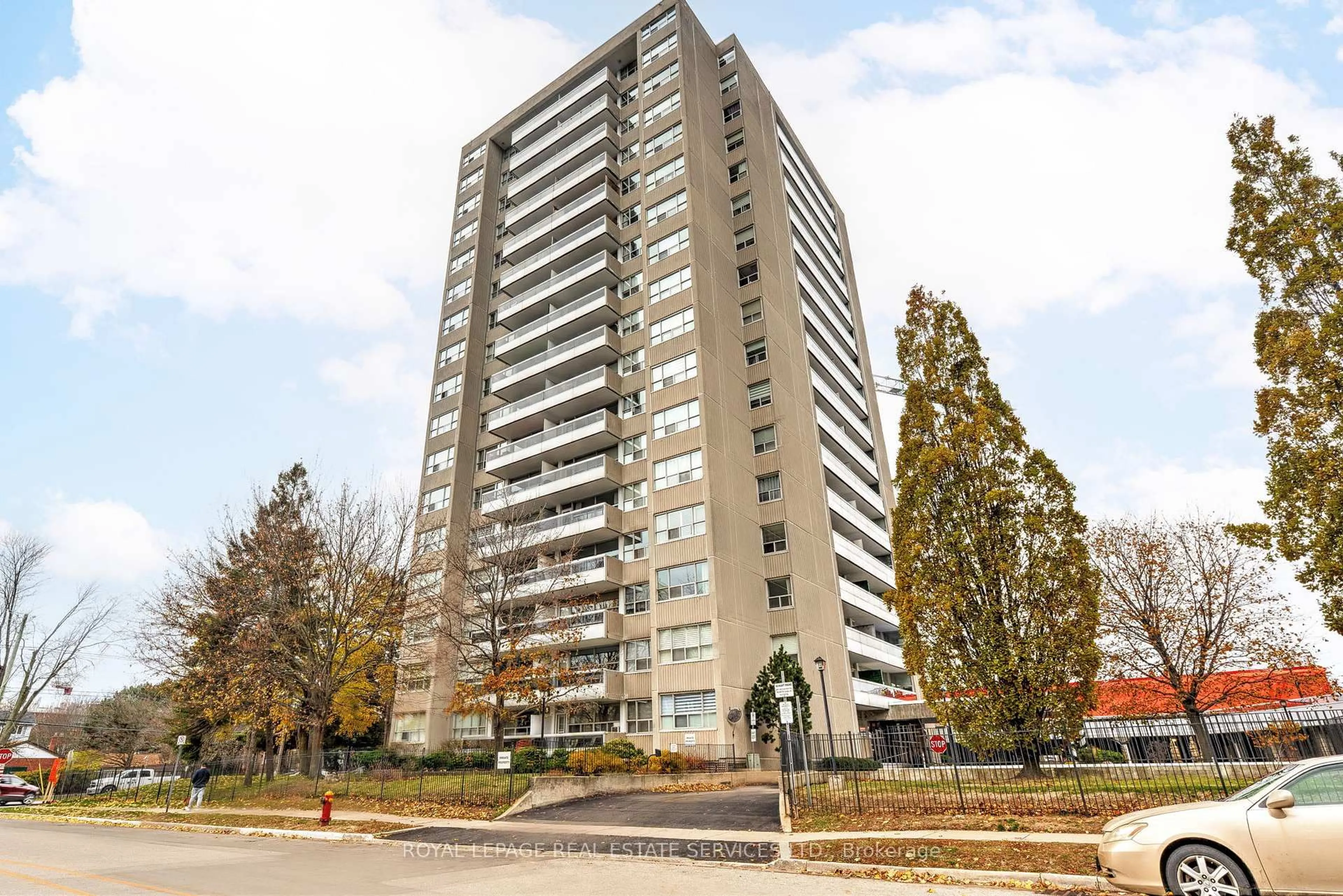 Unknown for 2263 Marine Dr #602, Oakville Ontario L6L 5K1