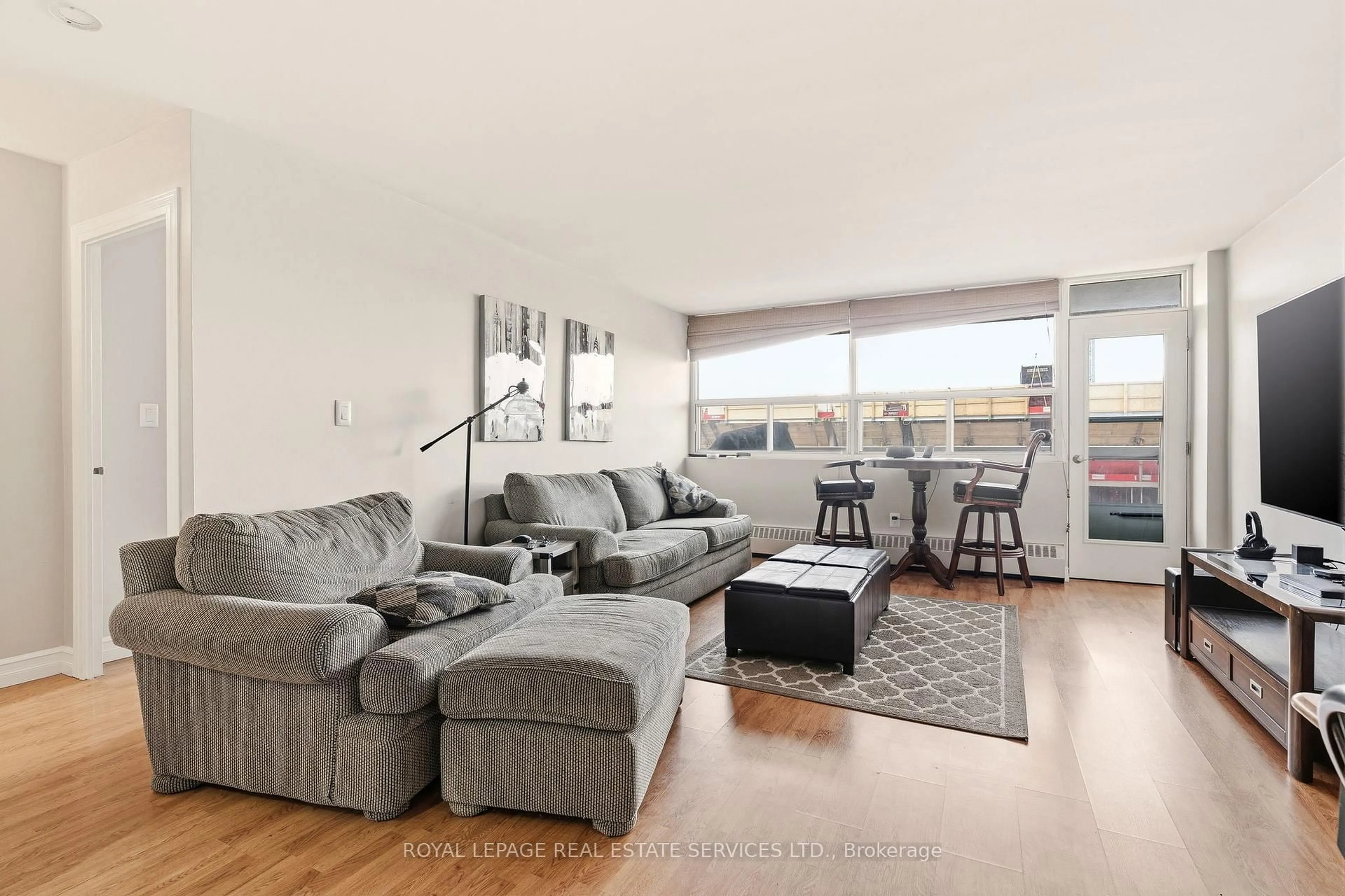 Living room with furniture, unknown for 2263 Marine Dr #602, Oakville Ontario L6L 5K1