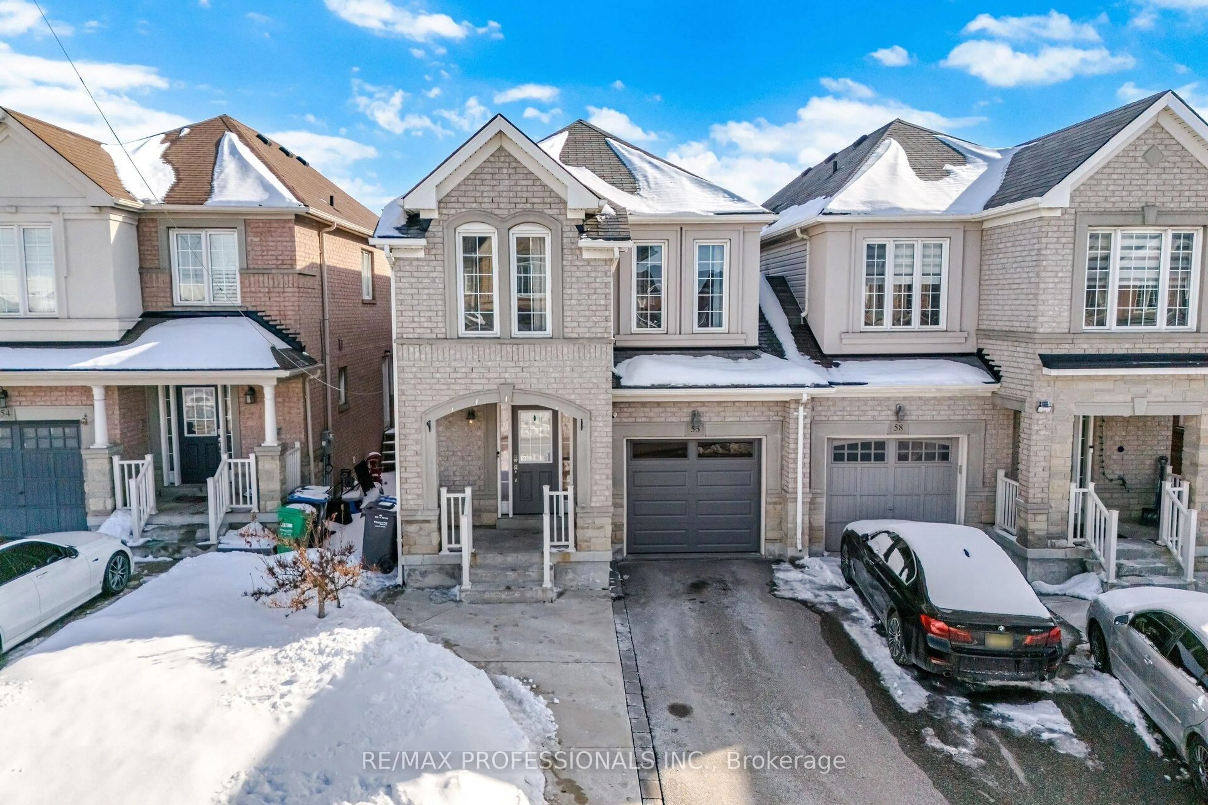 A pic from outside/outdoor area/front of a property/back of a property/a pic from drone, street for 56 Lightcatcher Circ, Brampton Ontario L6P 3P5