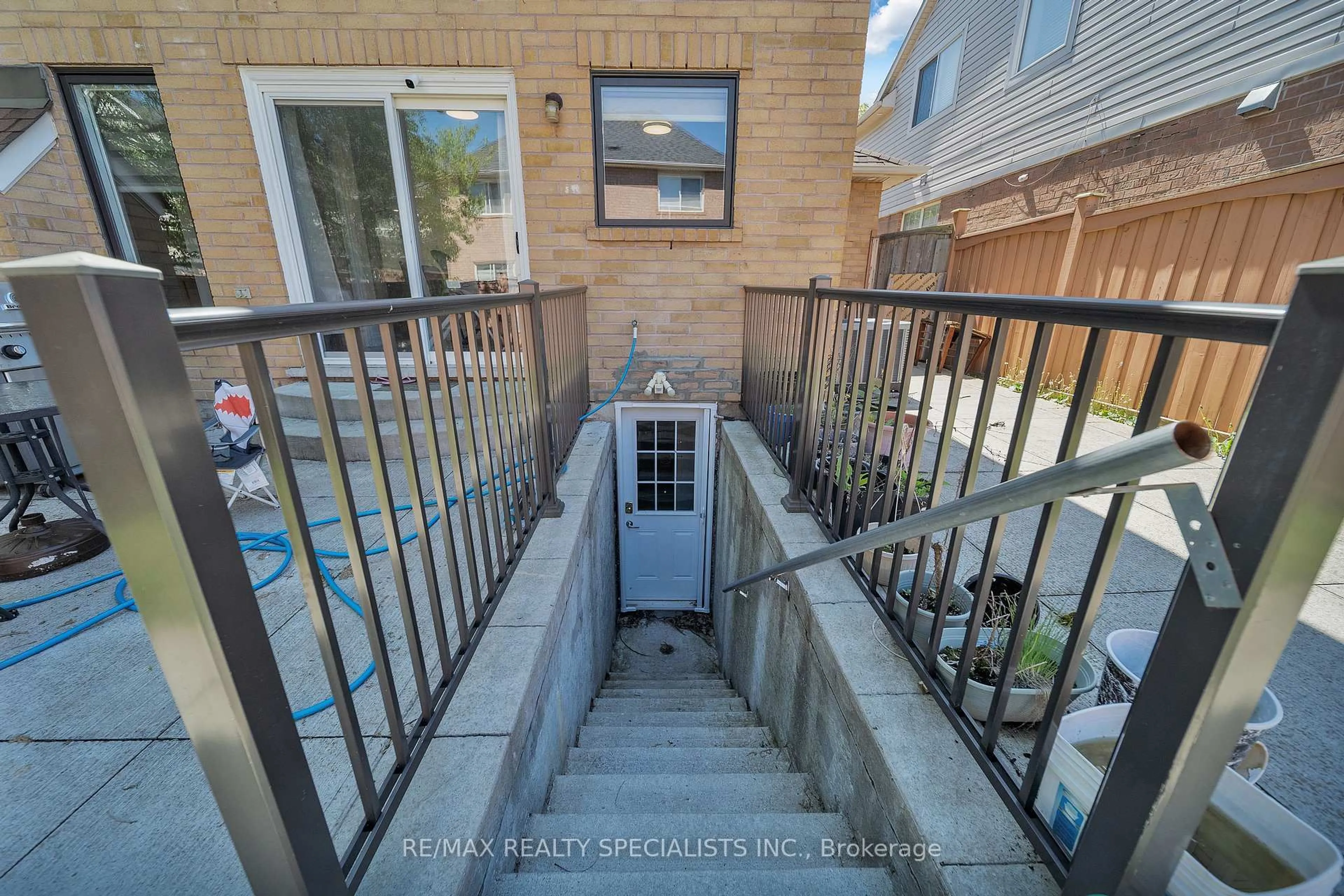 Unknown for 22 Clayborne Ave, Brampton Ontario L7A 1N8