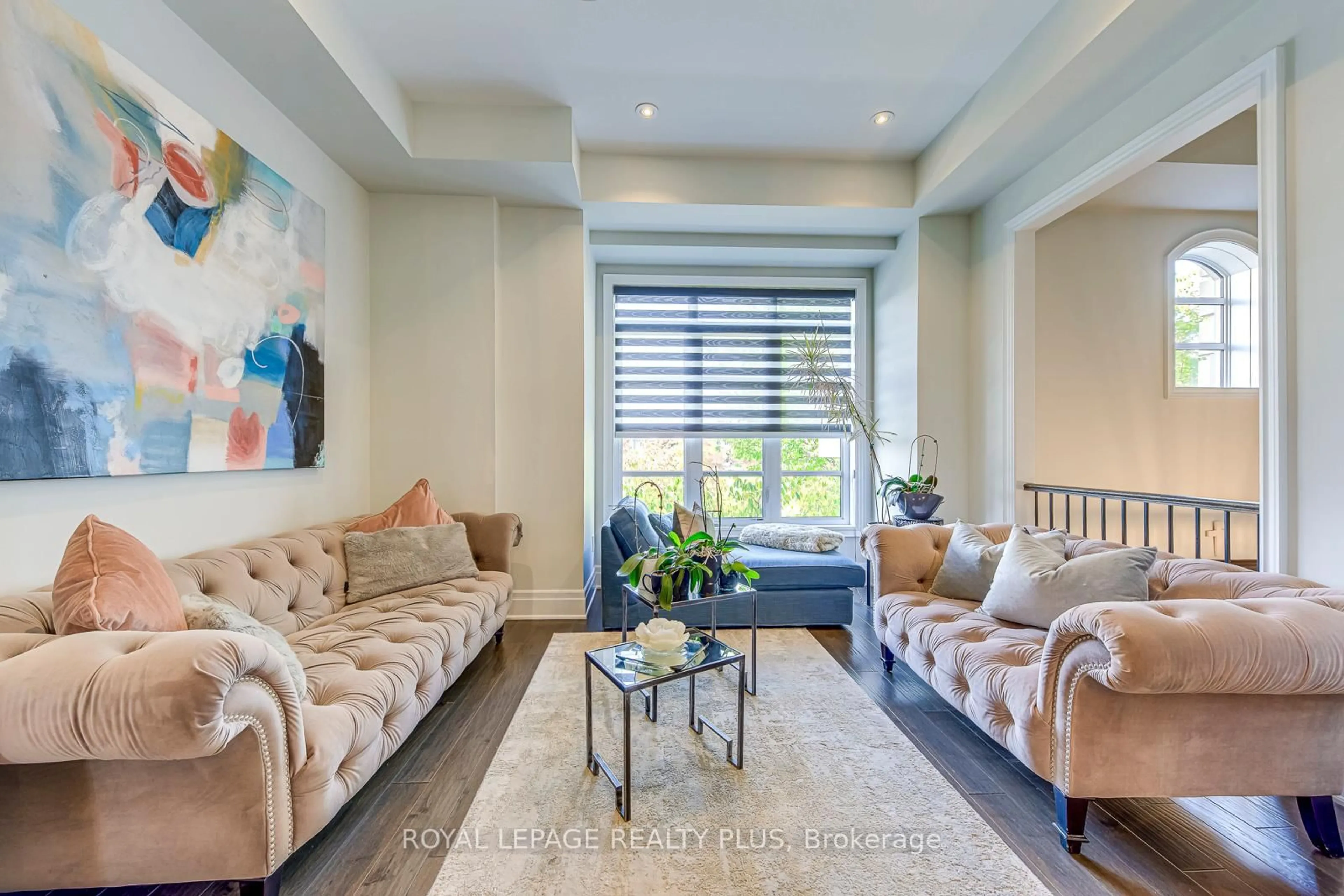 Living room with furniture, unknown for 221 Hanover St, Oakville Ontario L6K 0G9